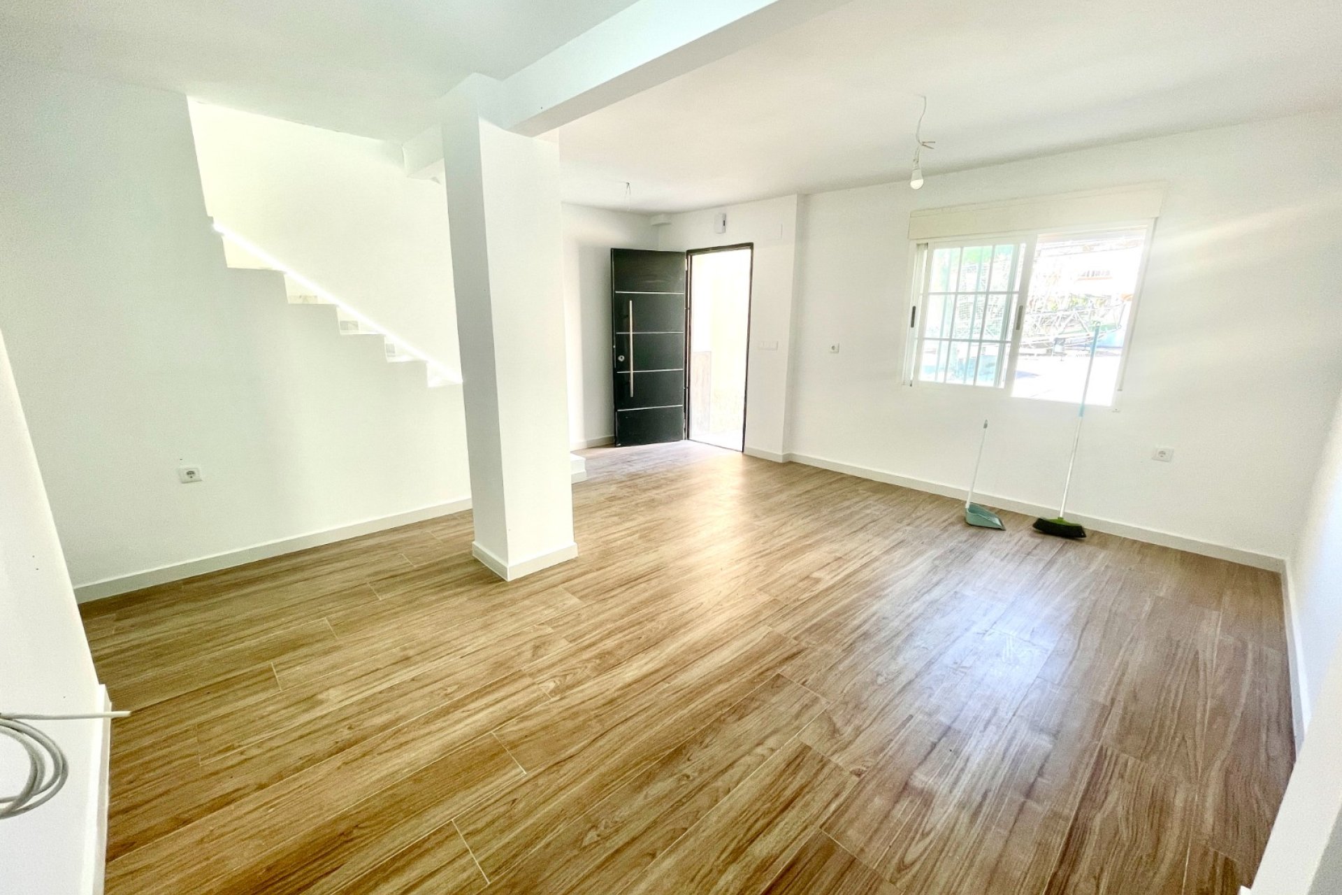 Resale - Townhouse * - Daya Vieja *