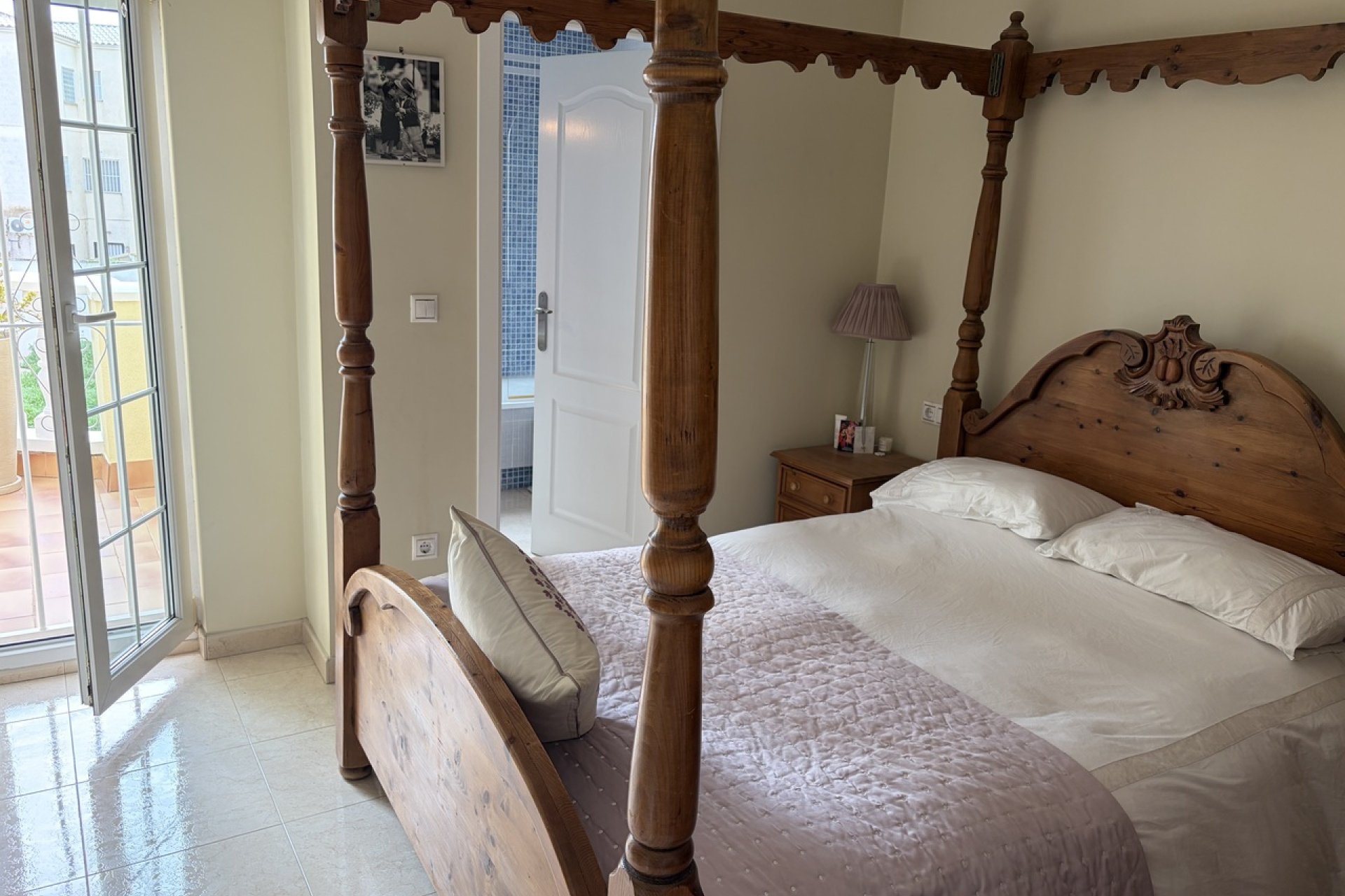 Resale - Townhouse * - Heredades *