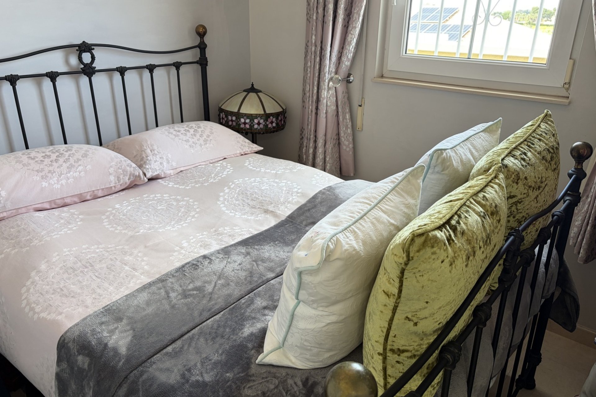 Resale - Townhouse * - Heredades *