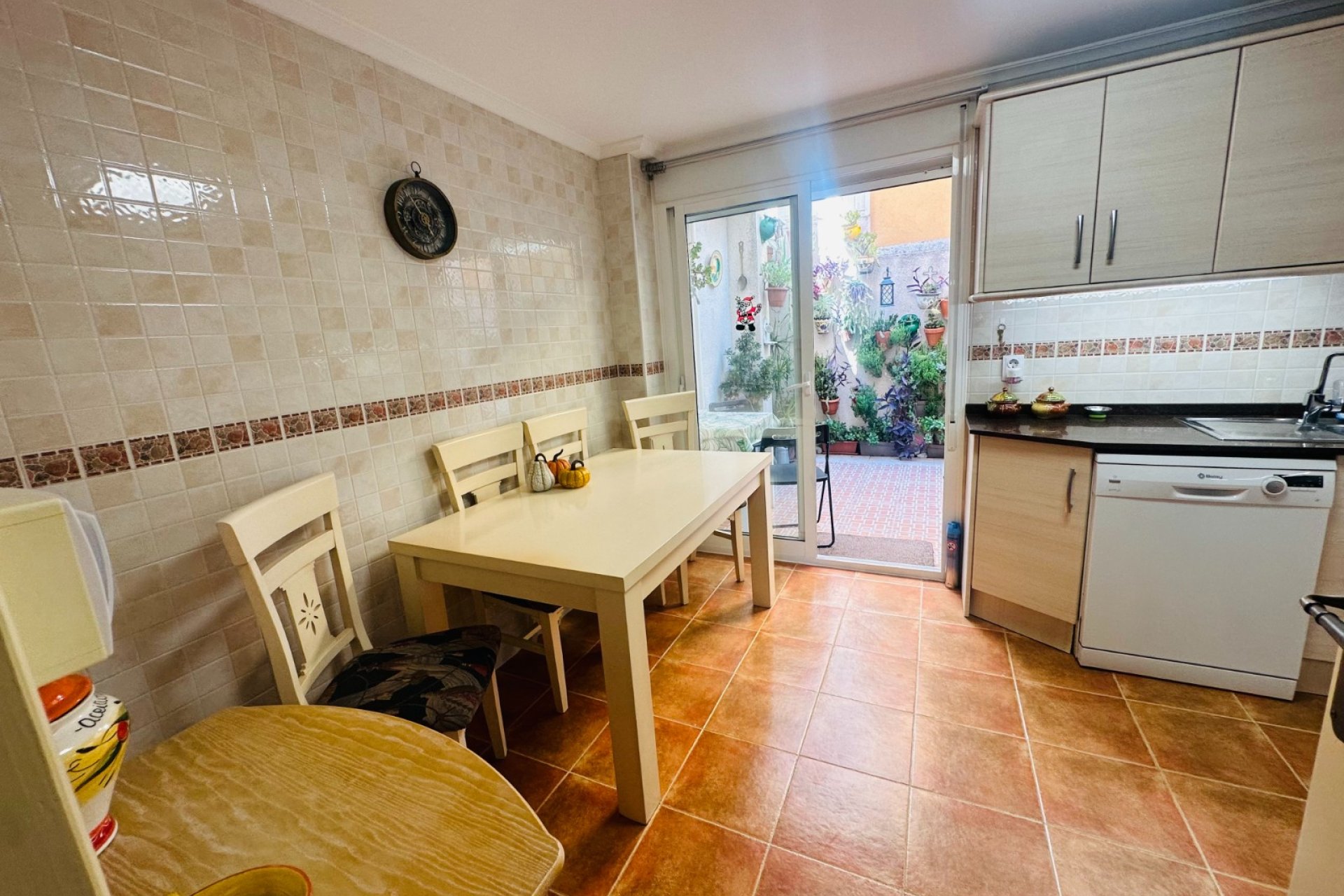 Resale - Townhouse * - Jacarilla *