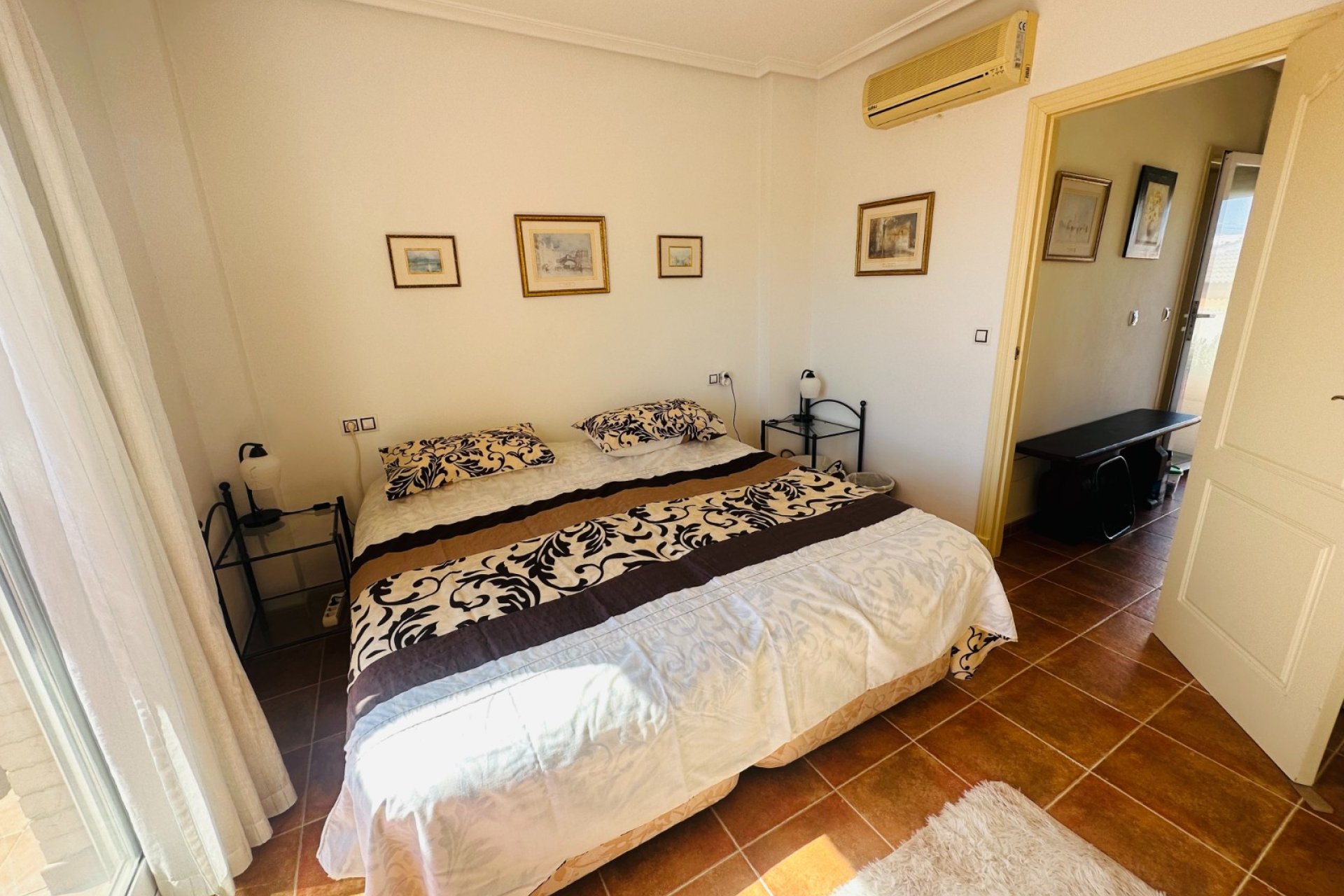 Resale - Townhouse * - Jacarilla *