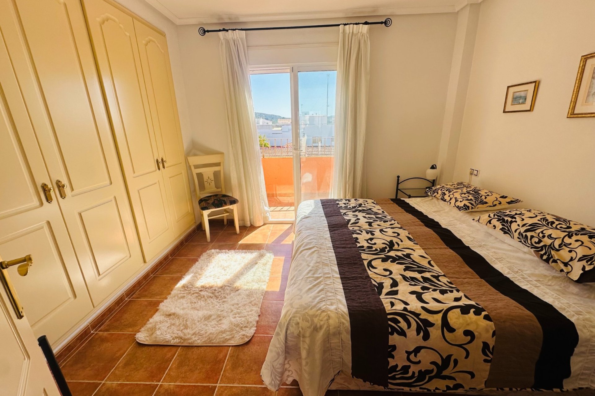 Resale - Townhouse * - Jacarilla *