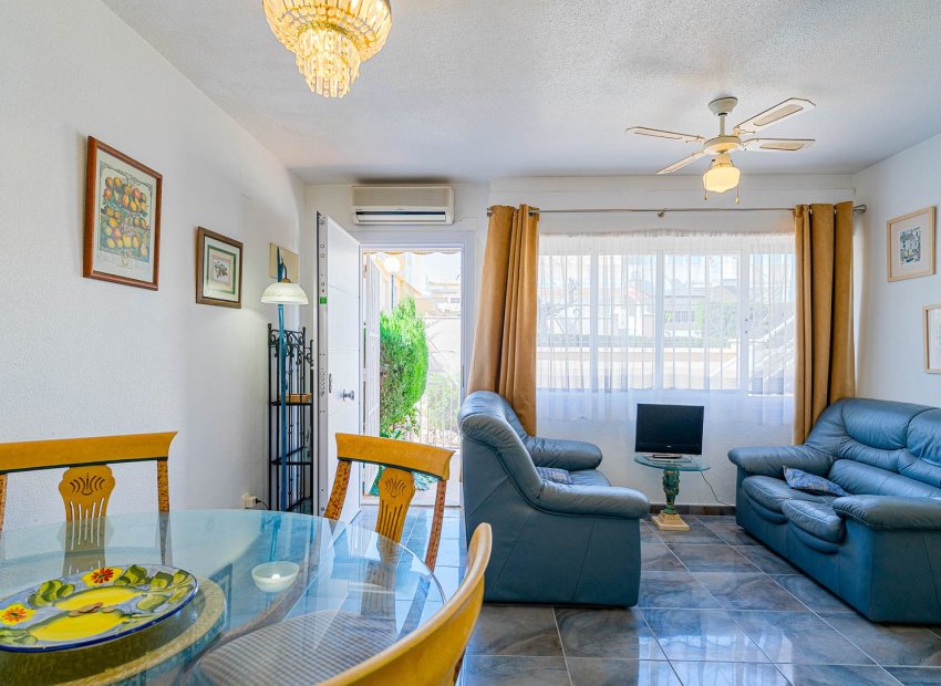 Resale - Townhouse * - Los Altos *