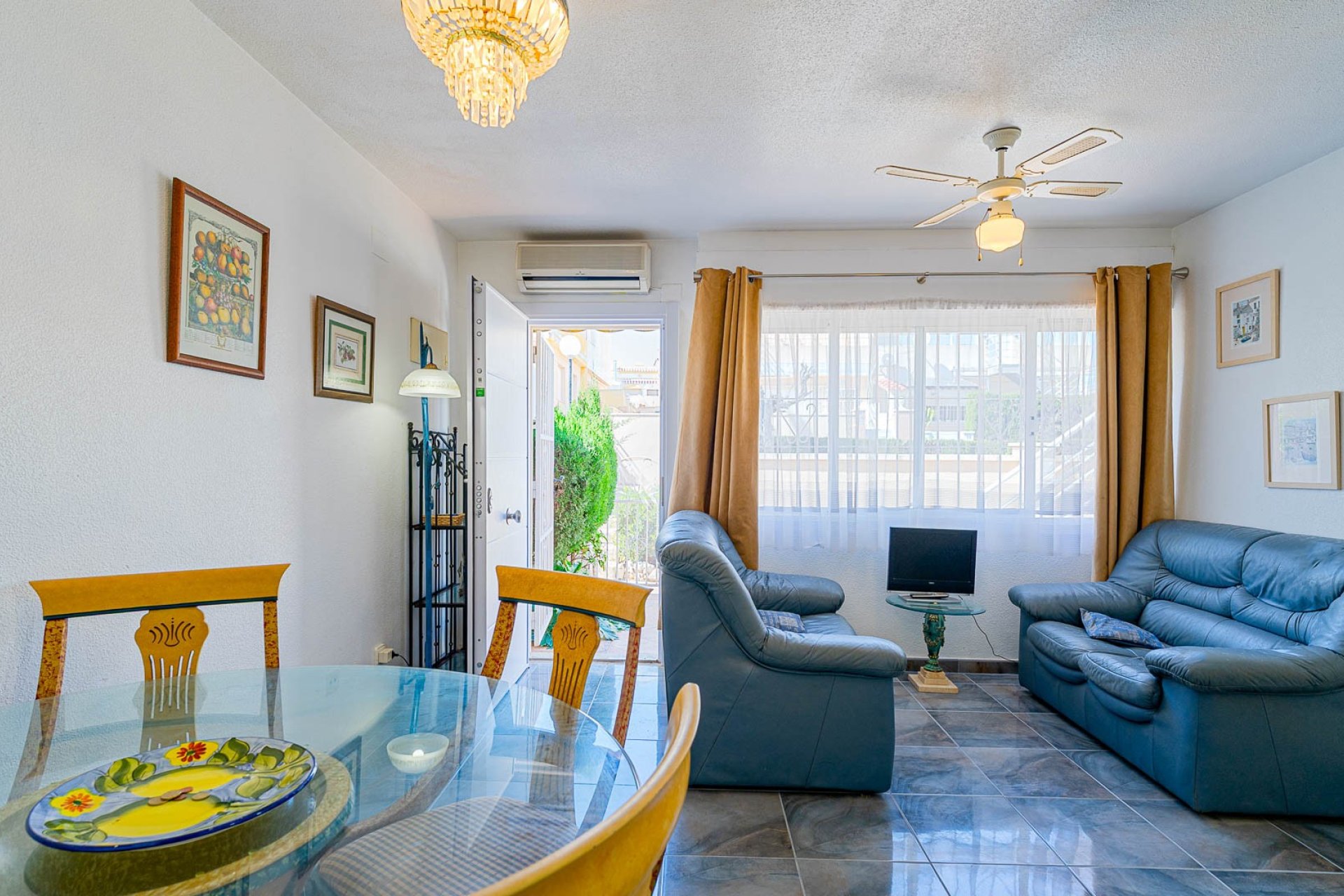 Resale - Townhouse * - Los Altos *