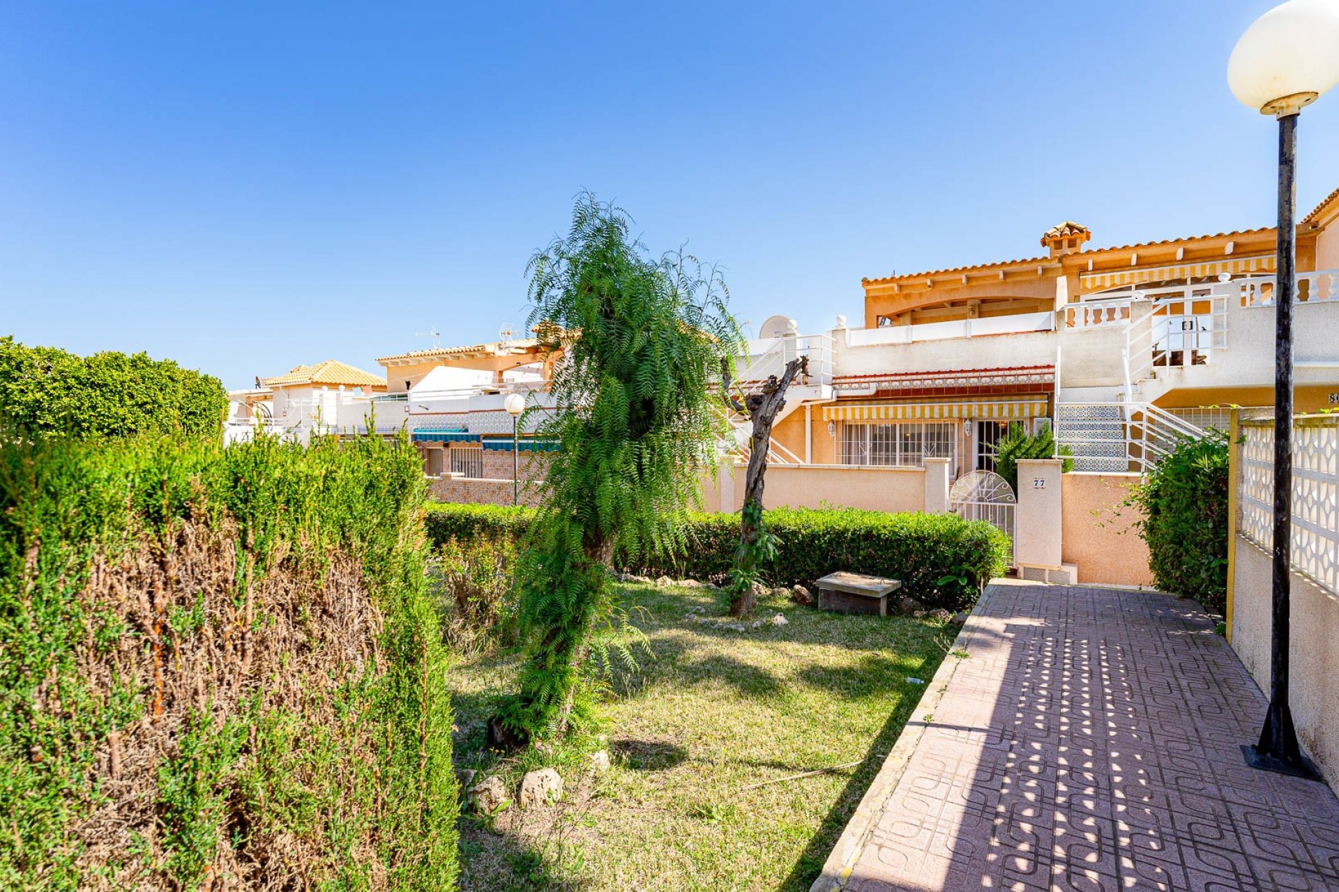Resale - Townhouse * - Los Altos *