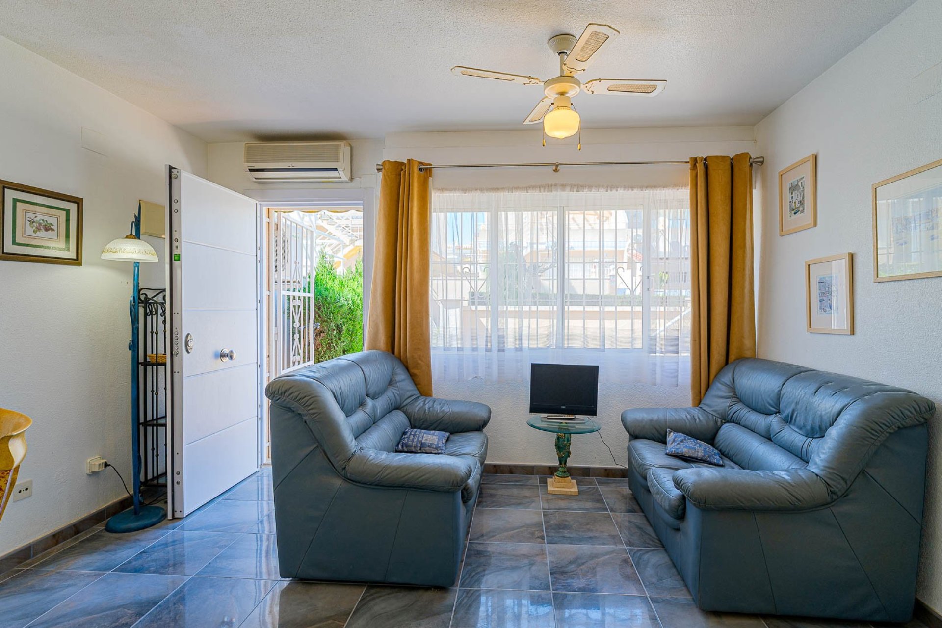 Resale - Townhouse * - Los Altos *
