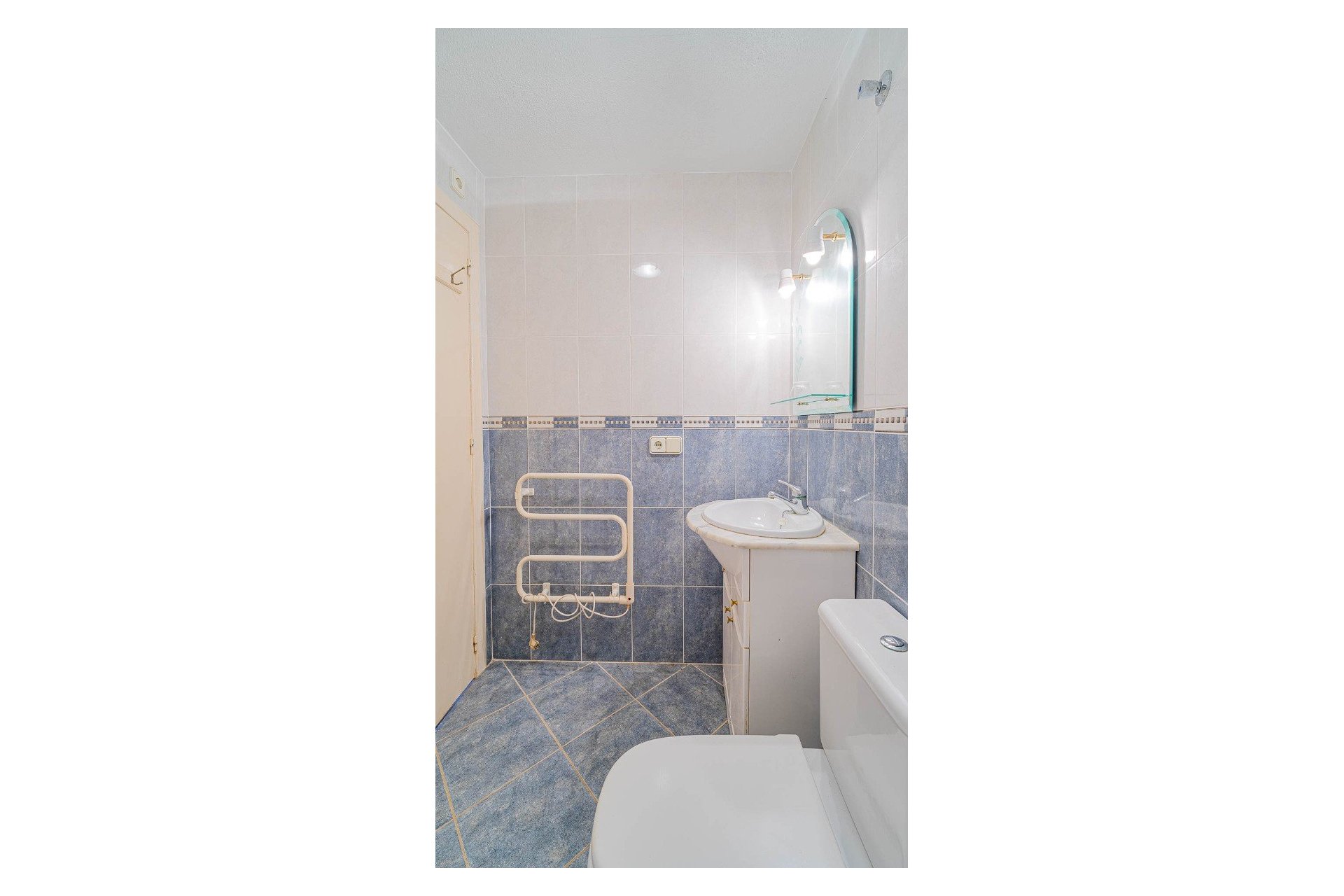 Resale - Townhouse * - Los Altos *