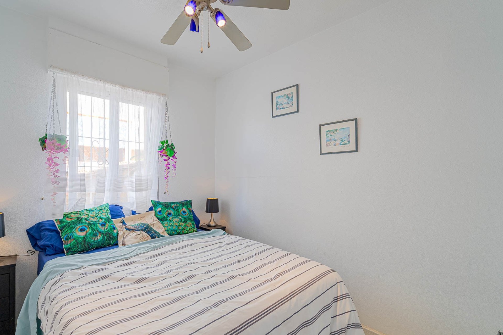 Resale - Townhouse * - Los Altos *
