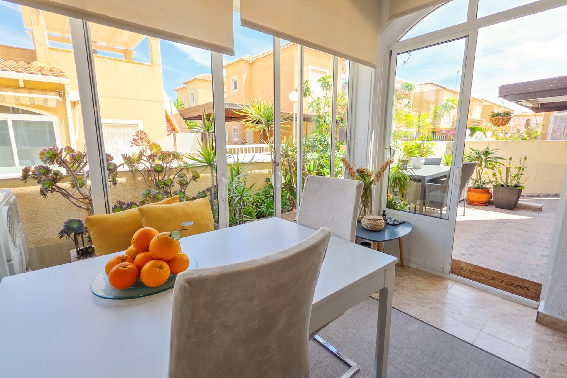 Resale - Townhouse * - Los Balcones *