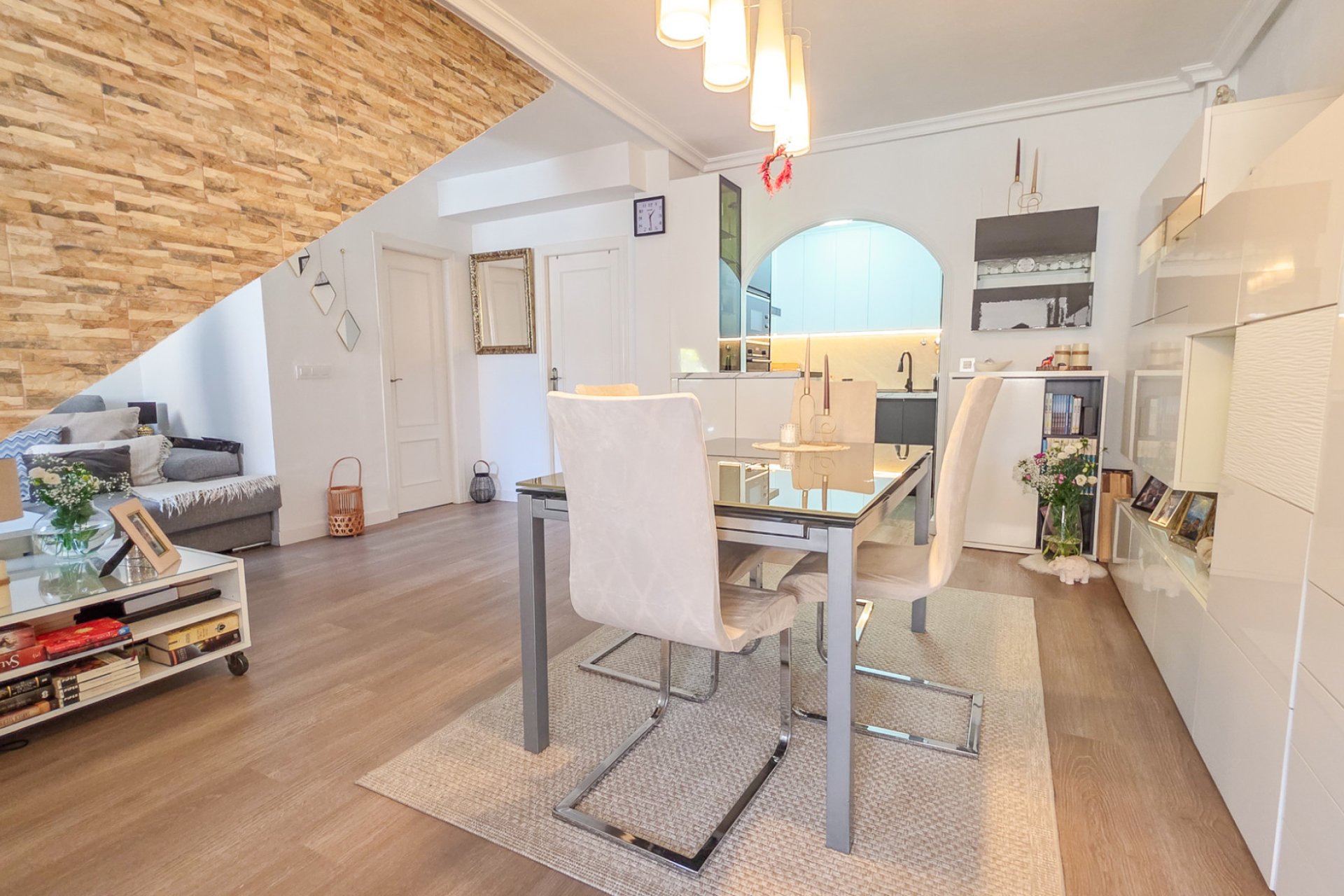 Resale - Townhouse * - Los Balcones *