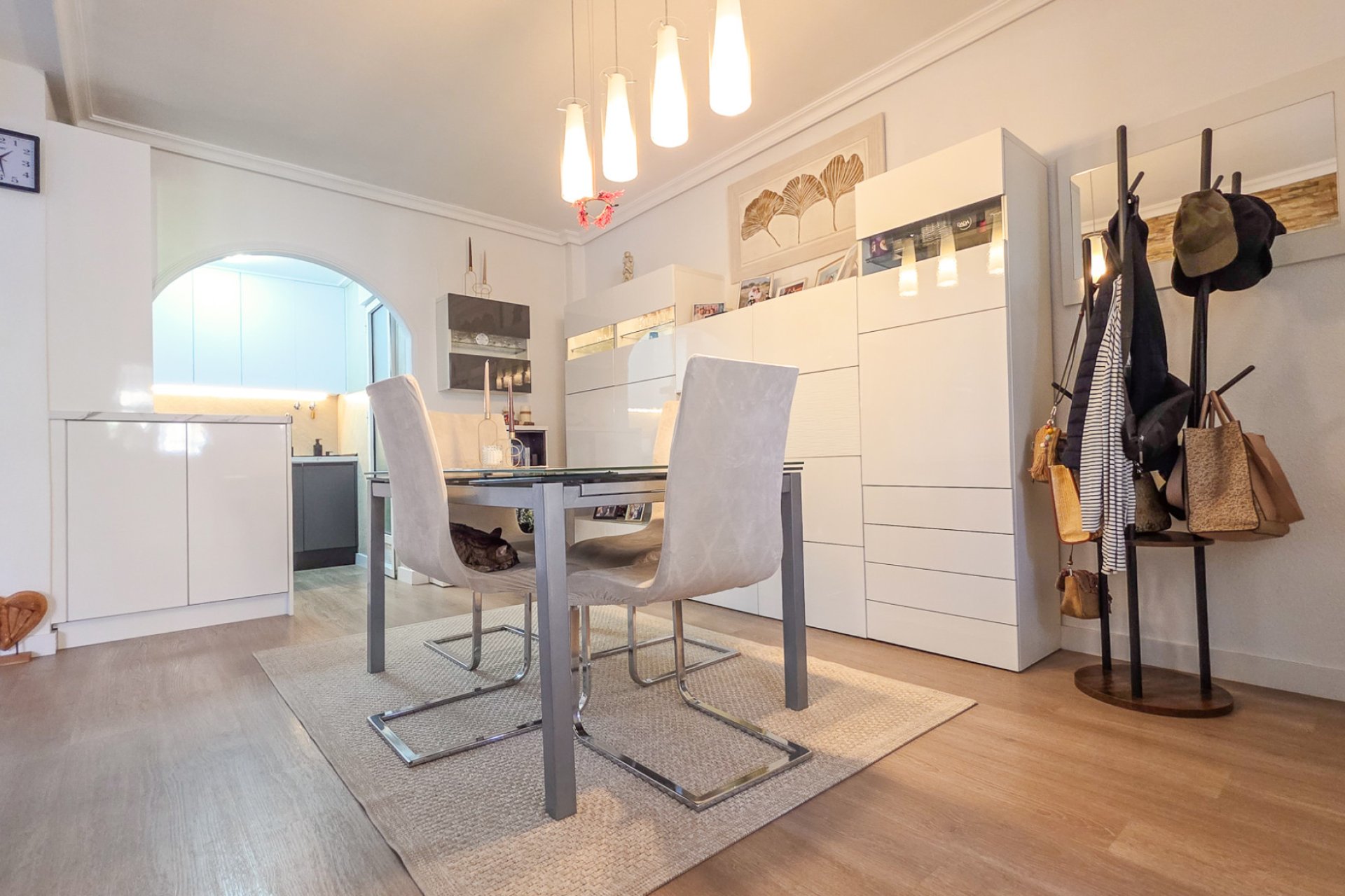 Resale - Townhouse * - Los Balcones *