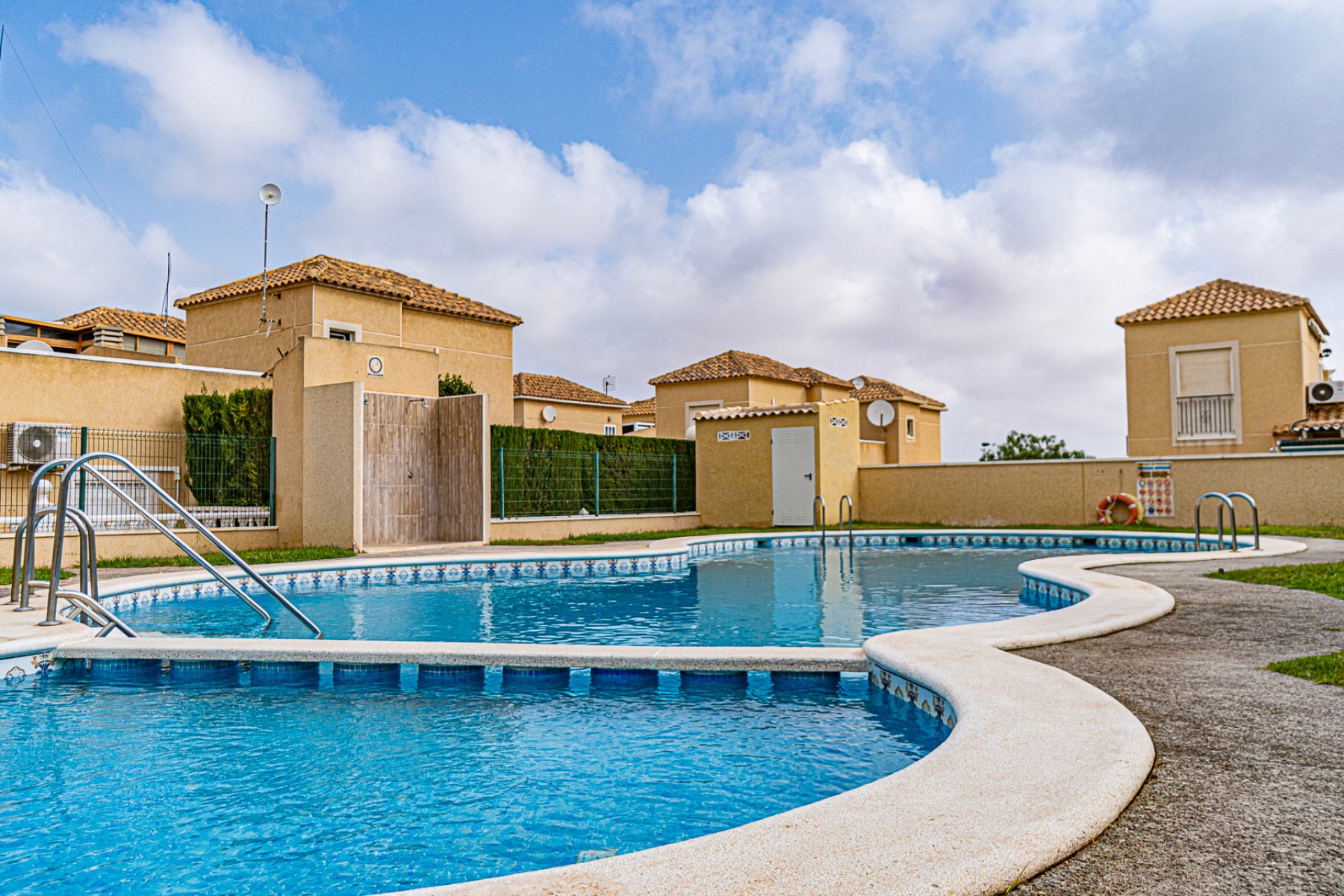 Resale - Townhouse * - Los Balcones *