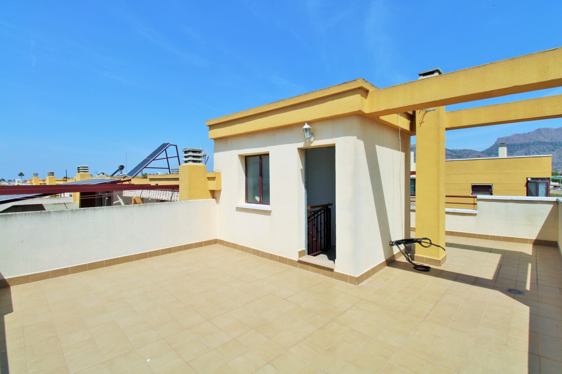 Resale - Townhouse * - Los Desamparados * - Alicante - City *