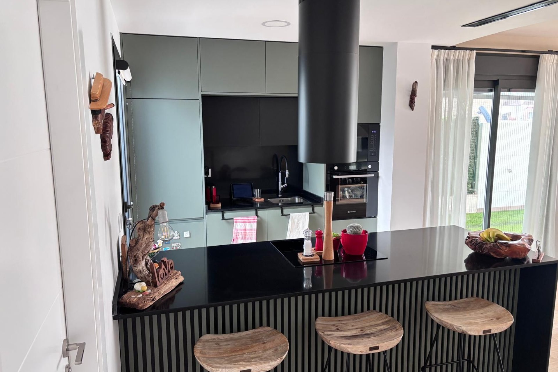 Resale - Townhouse * - Los Montesinos * - La Herada