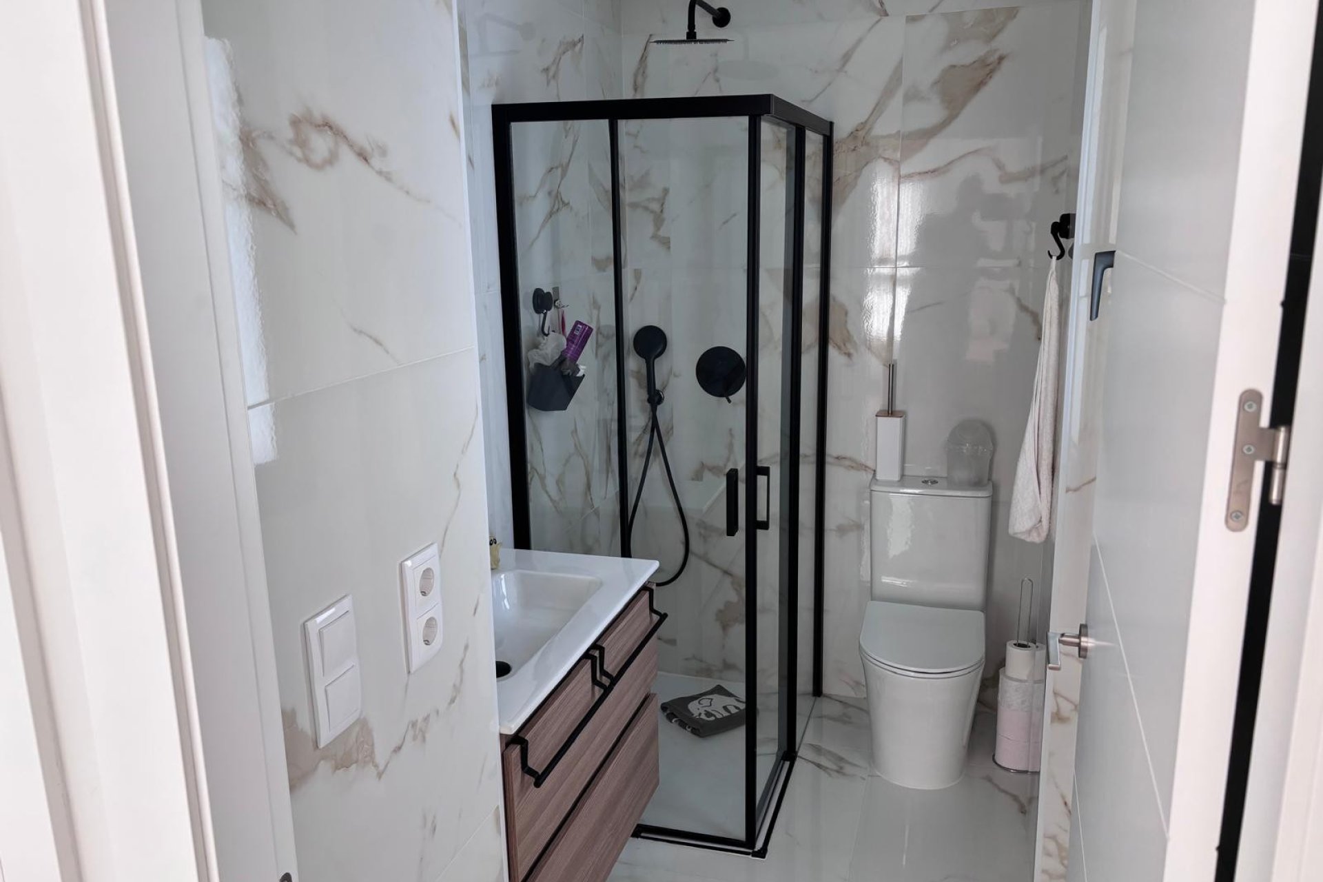 Resale - Townhouse * - Los Montesinos * - La Herada