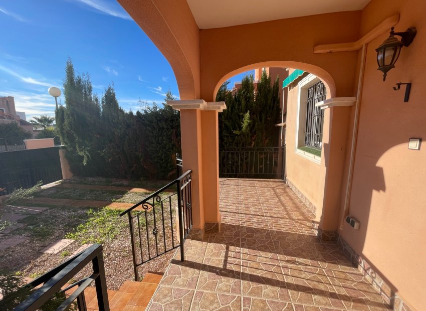 Resale - Townhouse * - Los Montesinos * - La Herrada *