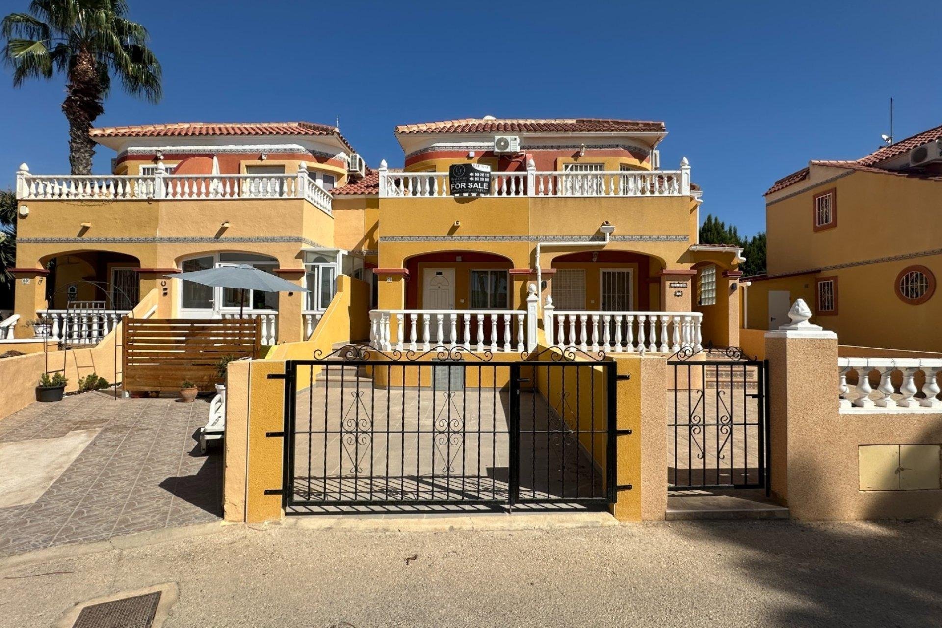 Resale - Townhouse * - Orihuela Costa * - Cabo Roig *