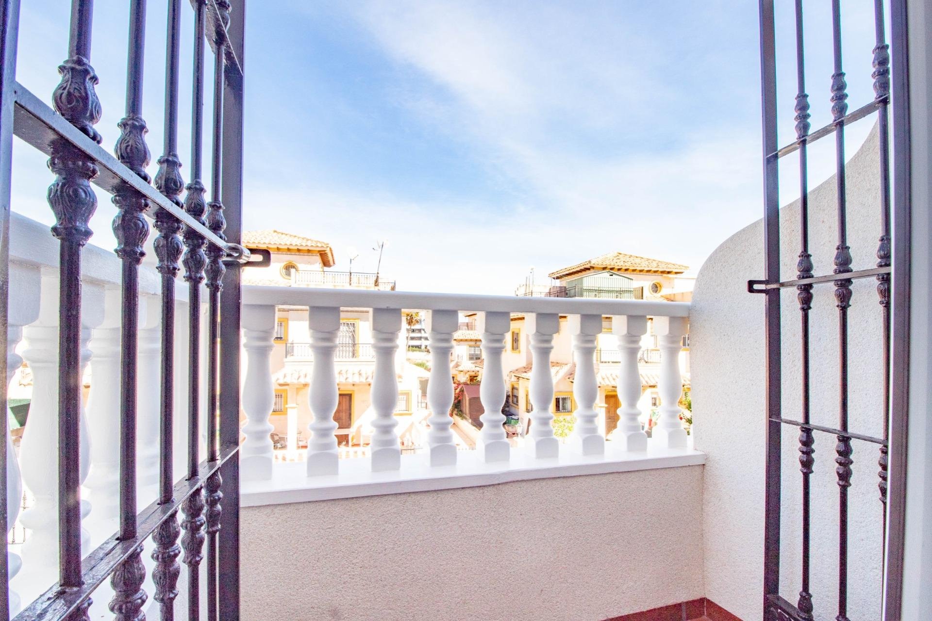 Resale - Townhouse * - Orihuela Costa - La Zenia *