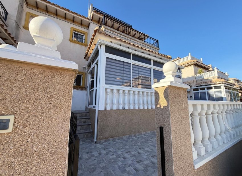 Resale - Townhouse * - Orihuela Costa * - Las Filipinas *