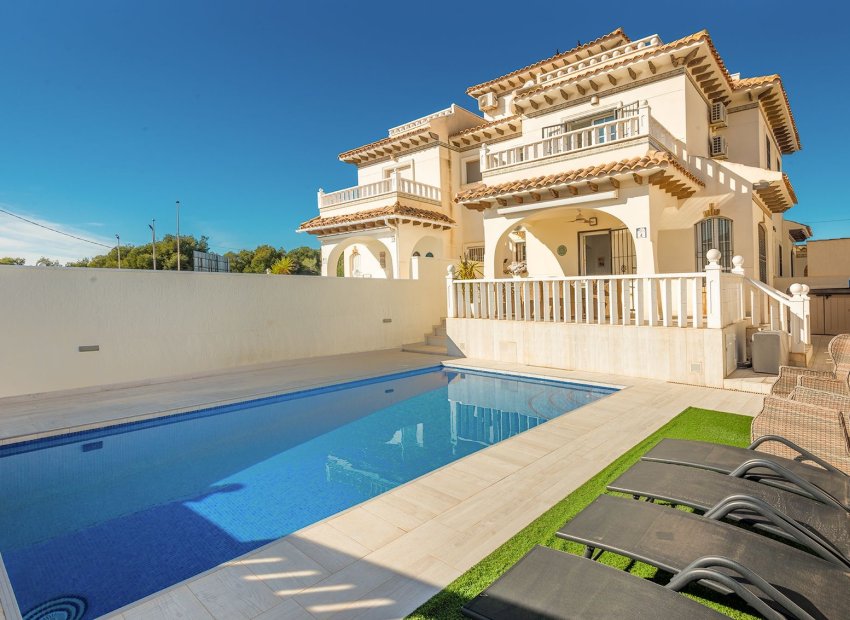 Resale - Townhouse * - Orihuela Costa * - Lomas de Cabo Roig *