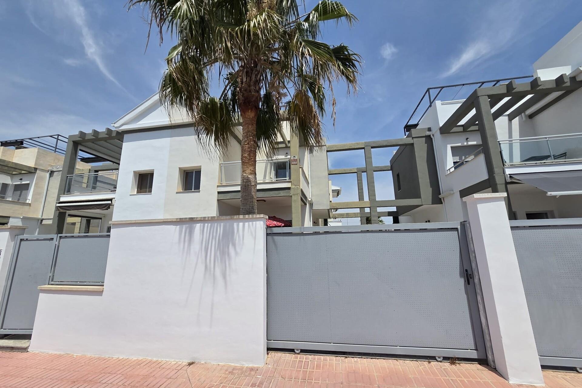 Resale - Townhouse * - Orihuela Costa * - Montezenia *