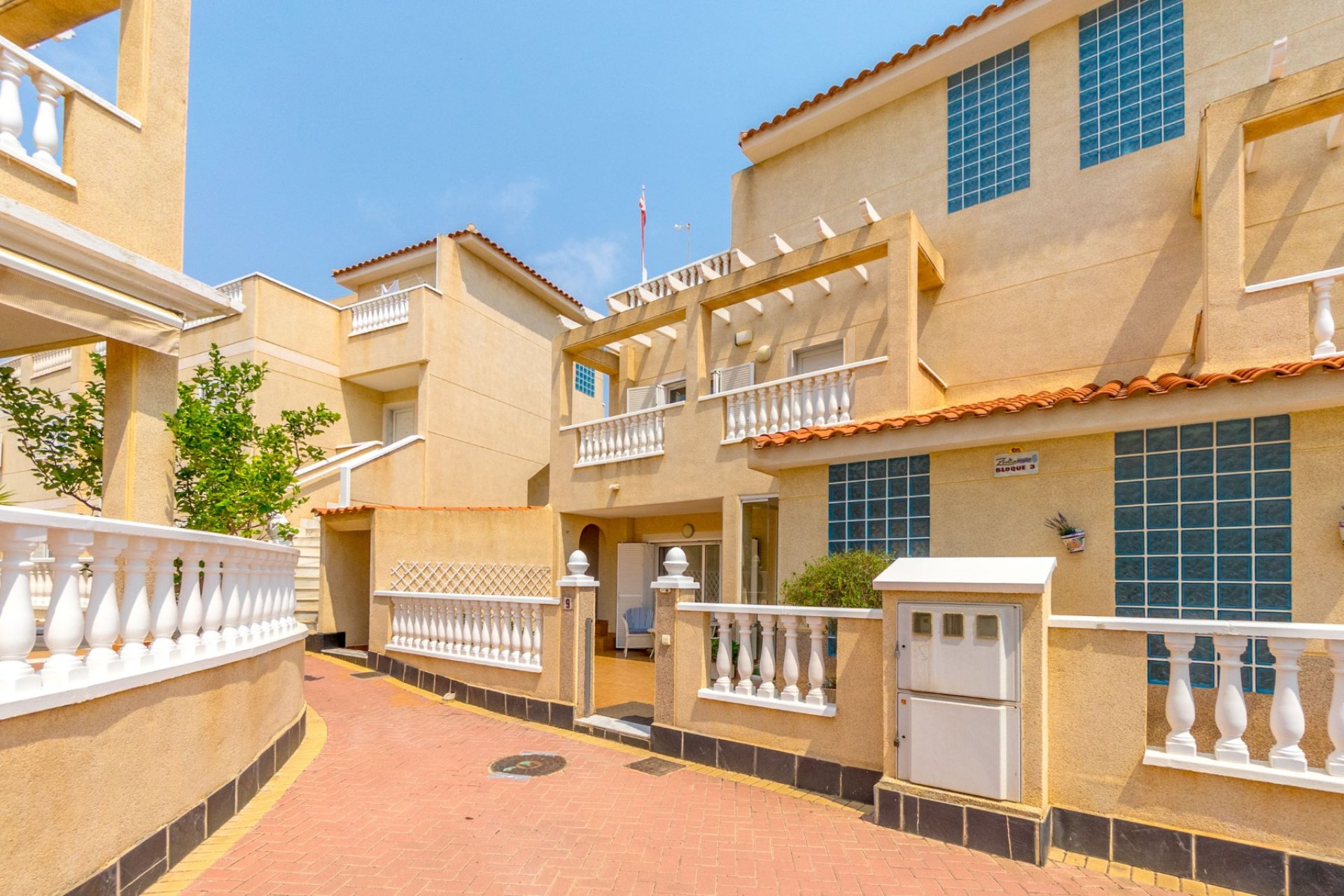 Resale - Townhouse * - Orihuela Costa - Playa Flamenca *