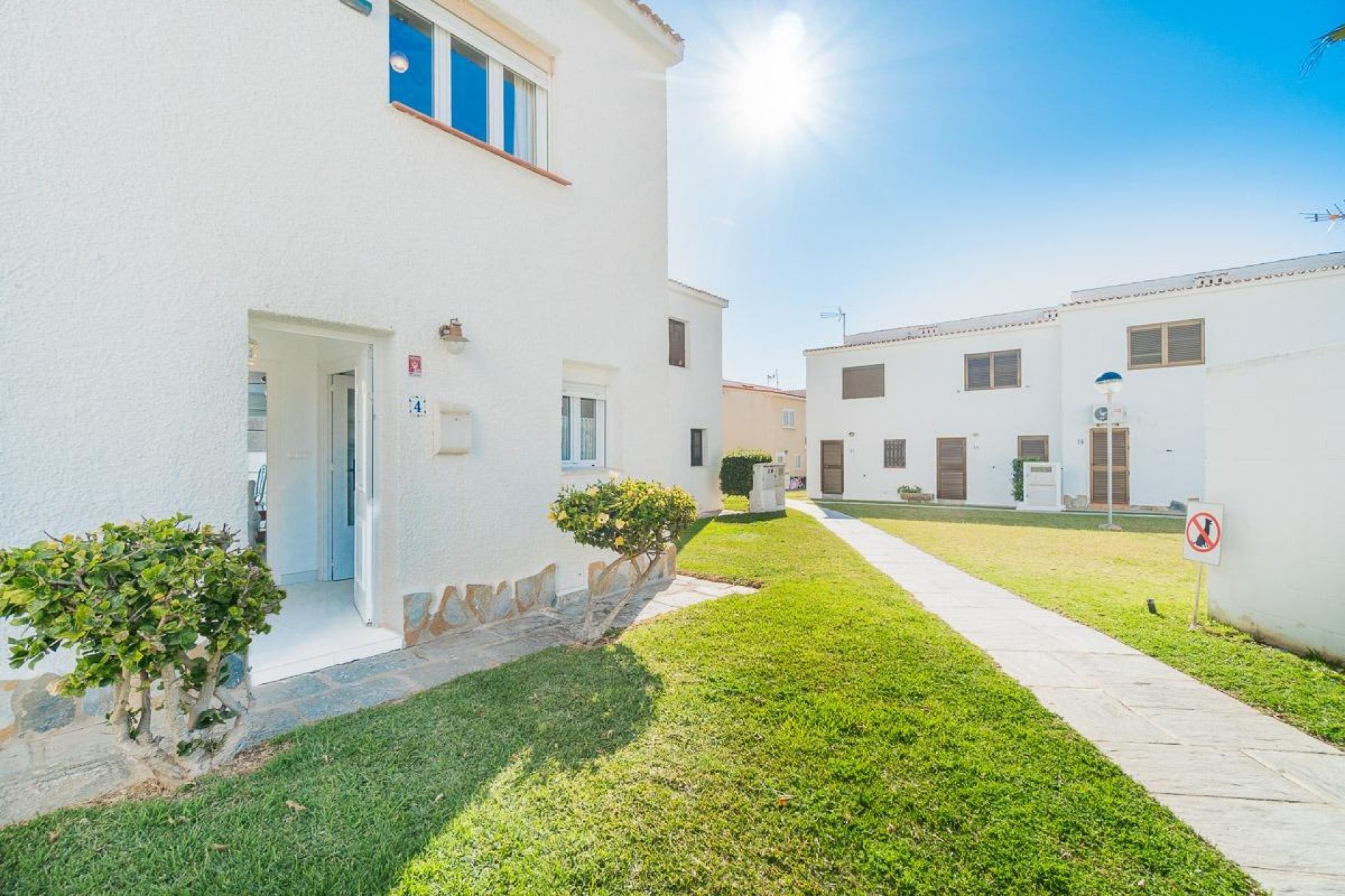 Resale - Townhouse * - Orihuela Costa * - Playa Flamenca *