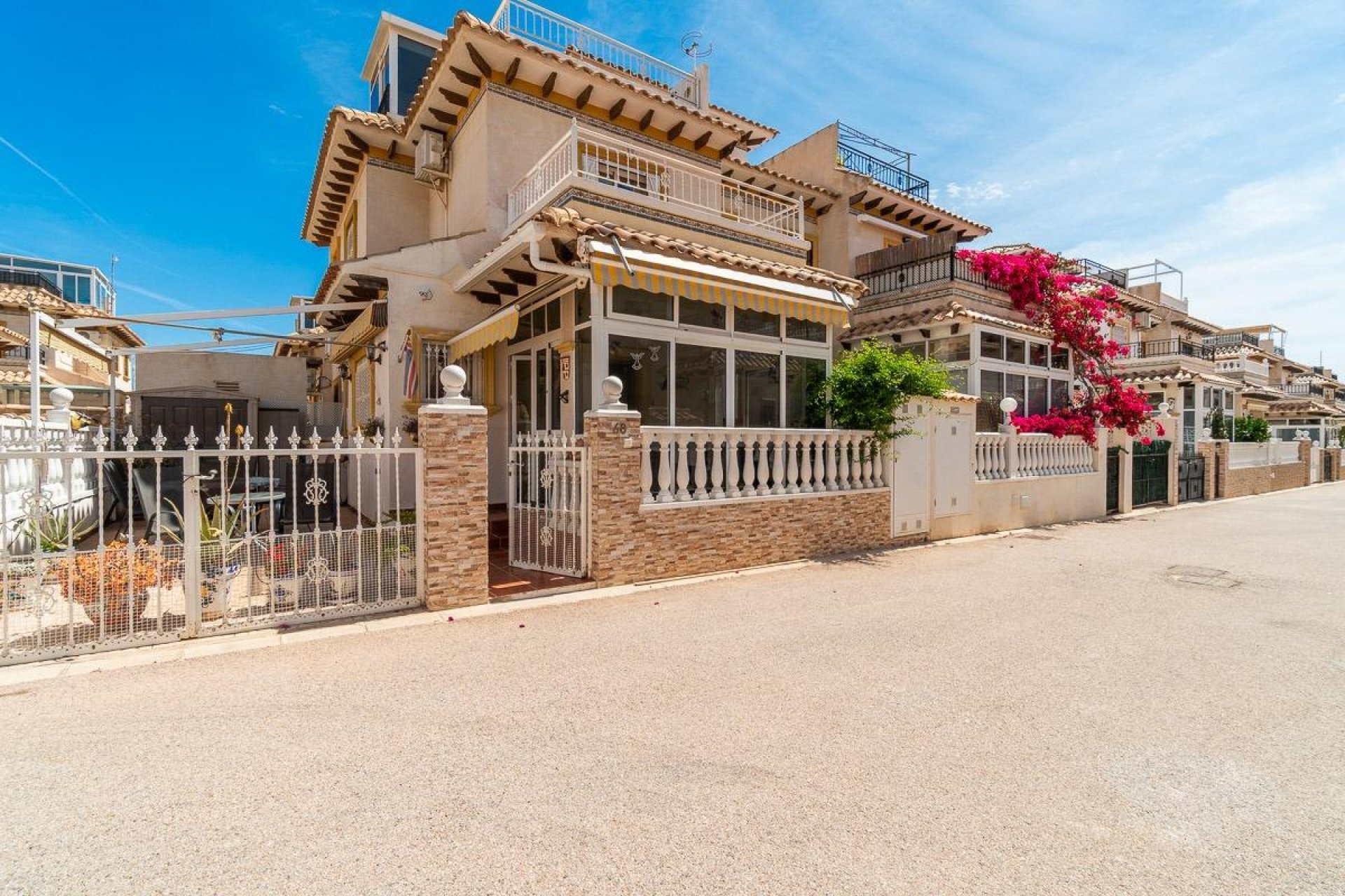 Resale - Townhouse * - Orihuela Costa * - Playa Flamenca *