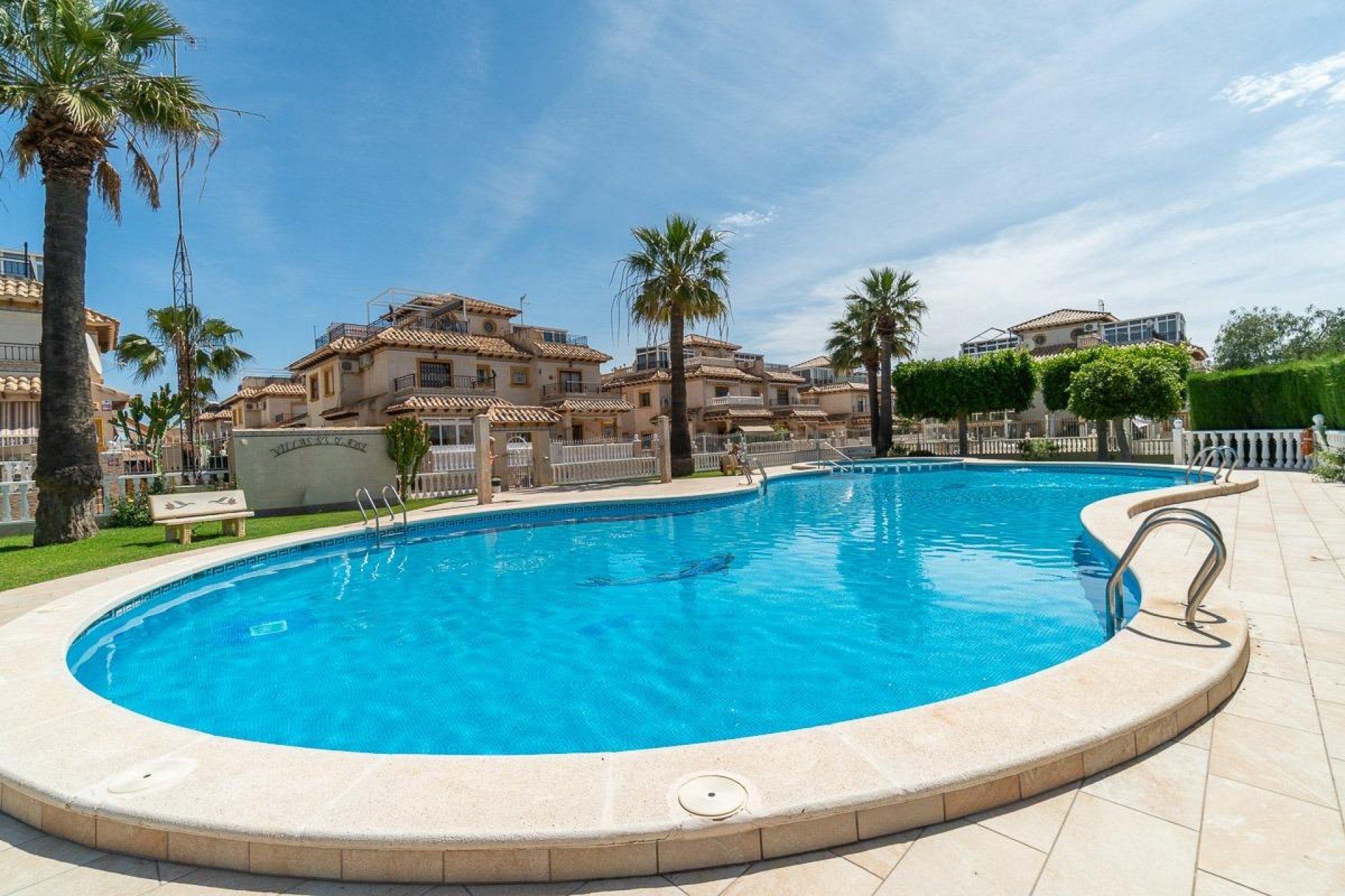 Resale - Townhouse * - Orihuela Costa * - Playa Flamenca *