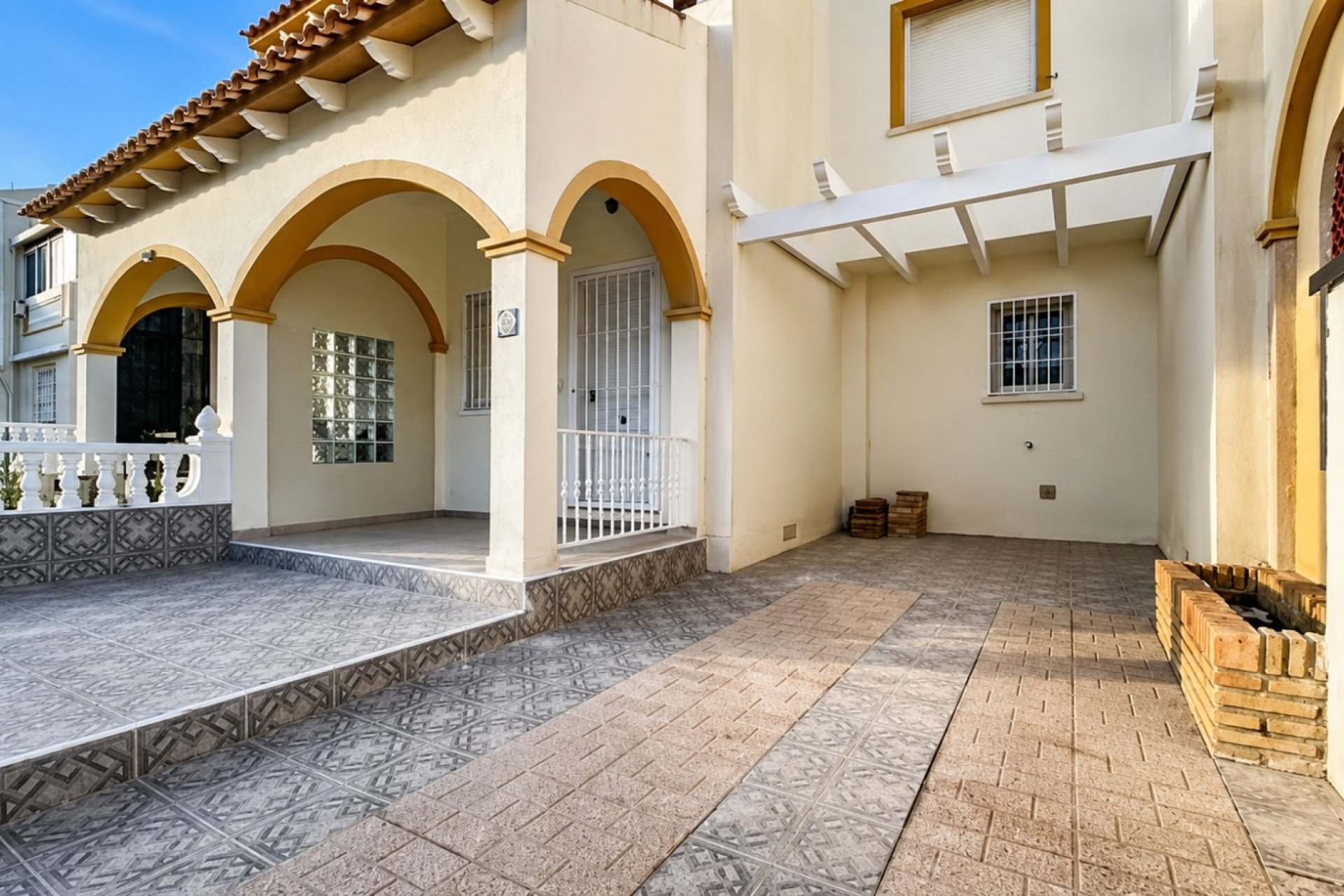 Resale - Townhouse * - Orihuela Costa * - Playa Flamenca *