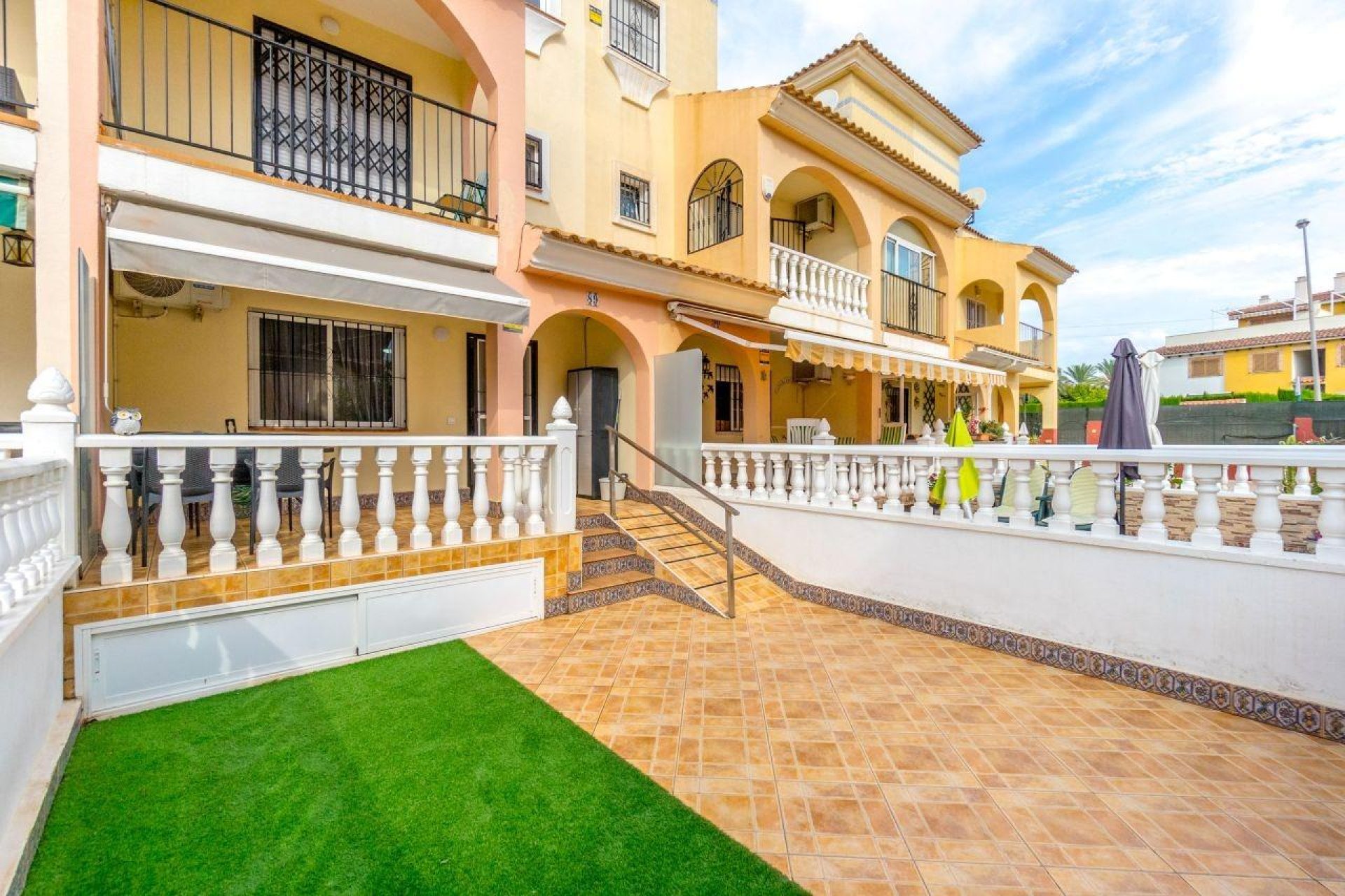 Resale - Townhouse * - Orihuela Costa * - Punta Prima *