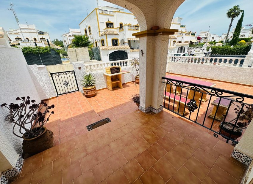 Resale - Townhouse * - Orihuela * - Entre Naranjos *