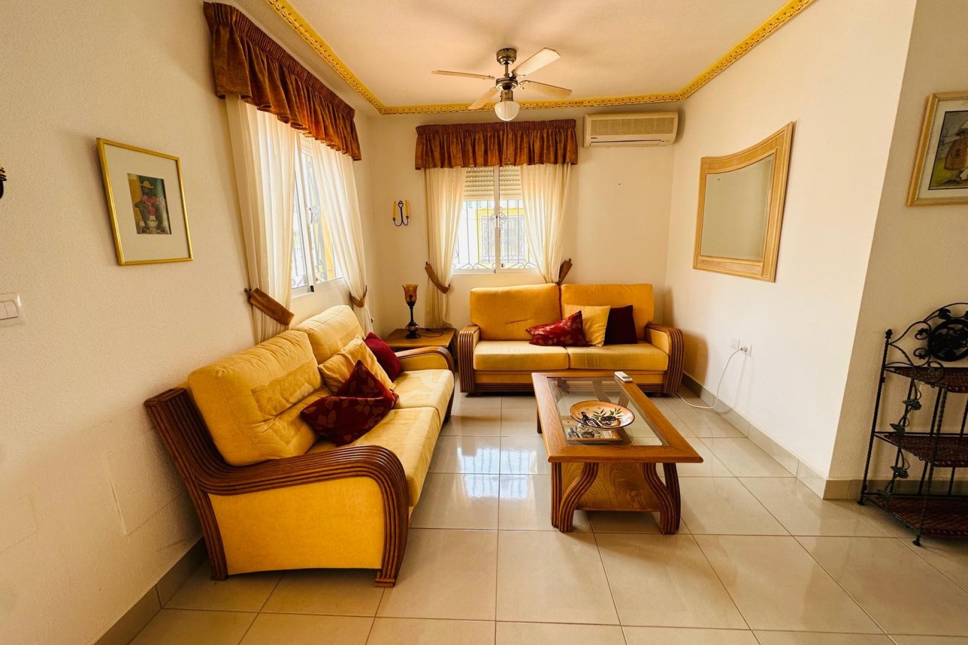 Resale - Townhouse * - Orihuela * - Entre Naranjos *
