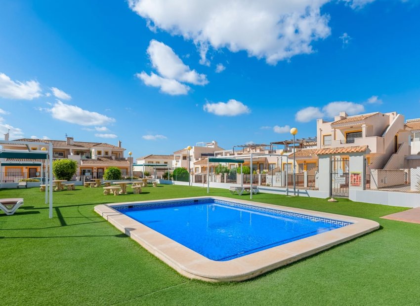 Resale - Townhouse * - Orihuela * - Entre Naranjos *