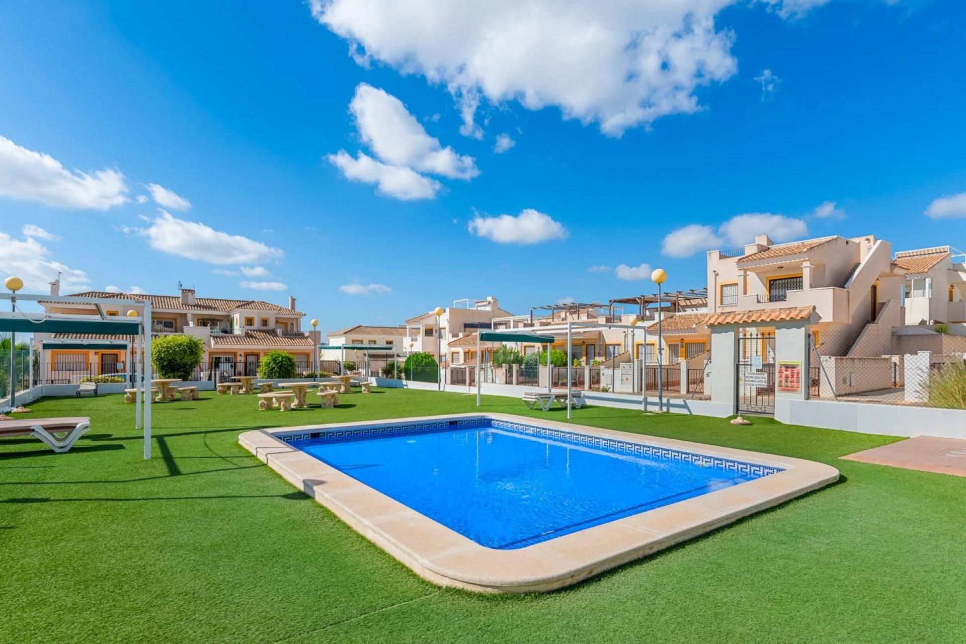 Resale - Townhouse * - Orihuela * - Entre Naranjos *