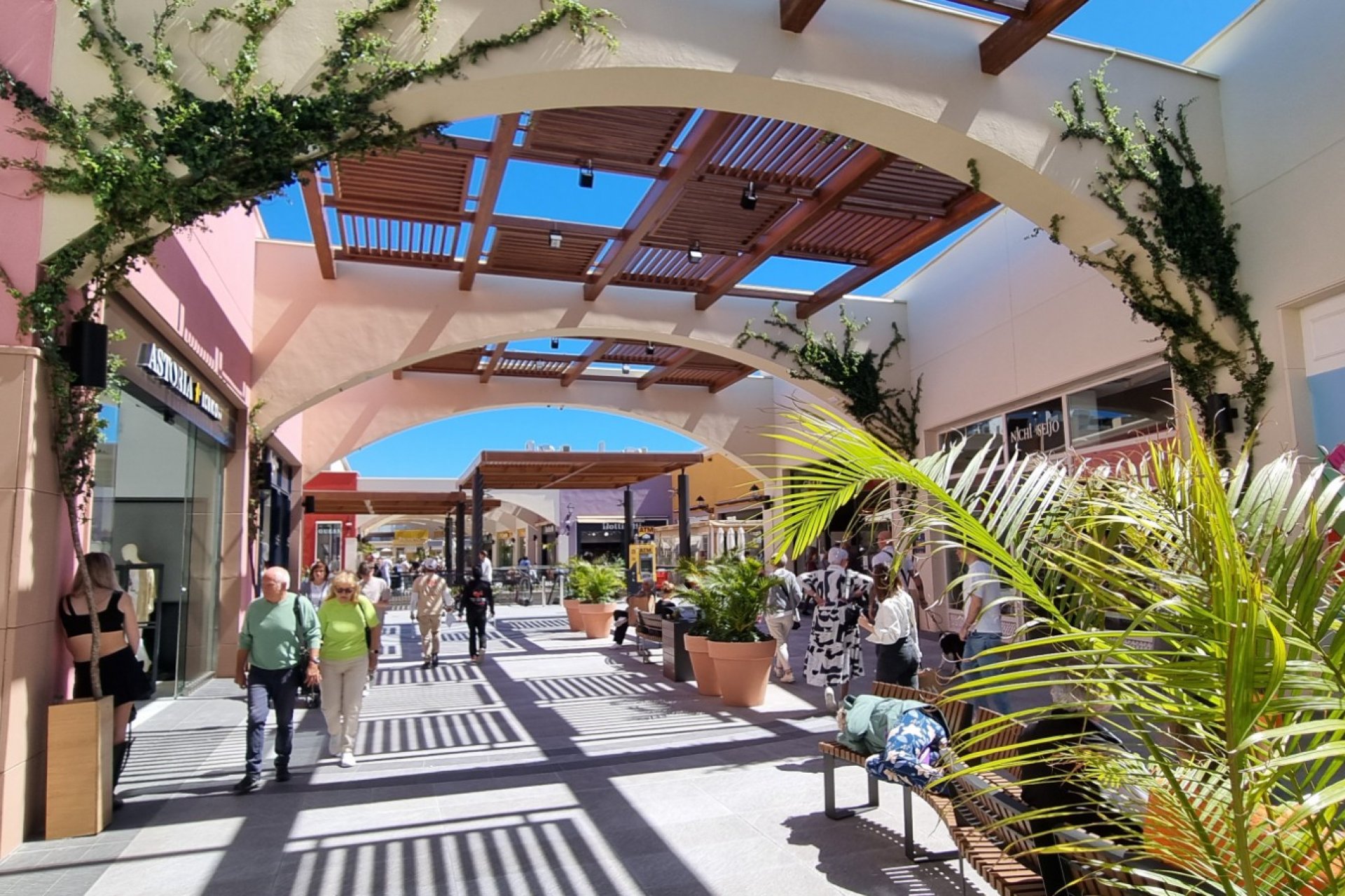 Resale - Townhouse * - Playa Flamenca *