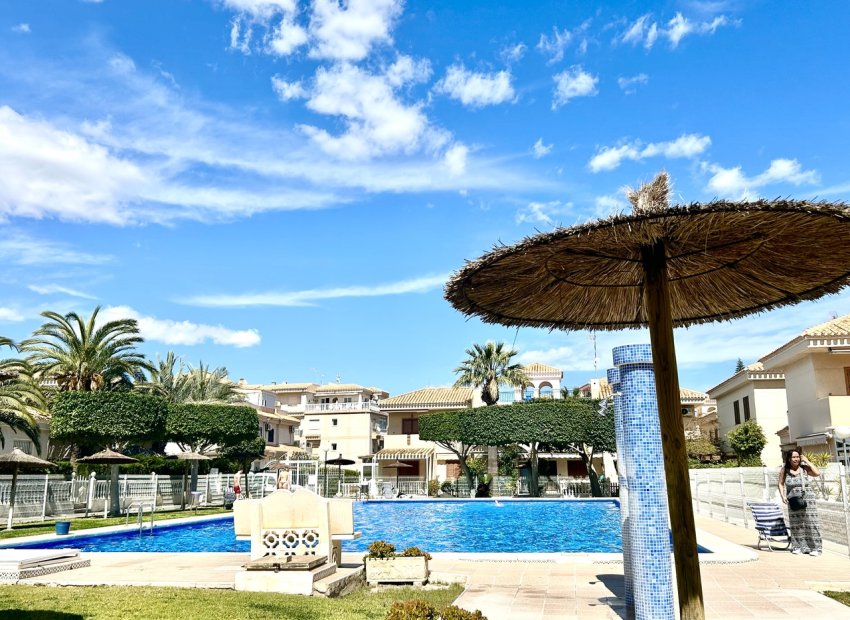 Resale - Townhouse * - Playa Flamenca *