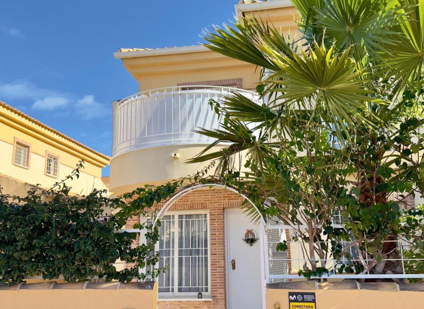 Resale - Townhouse * - Rojales * - Doña Pepa *