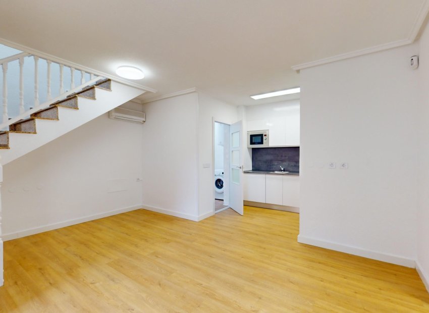 Resale - Townhouse * - San Miguel de Salinas * - Blue lagoon *