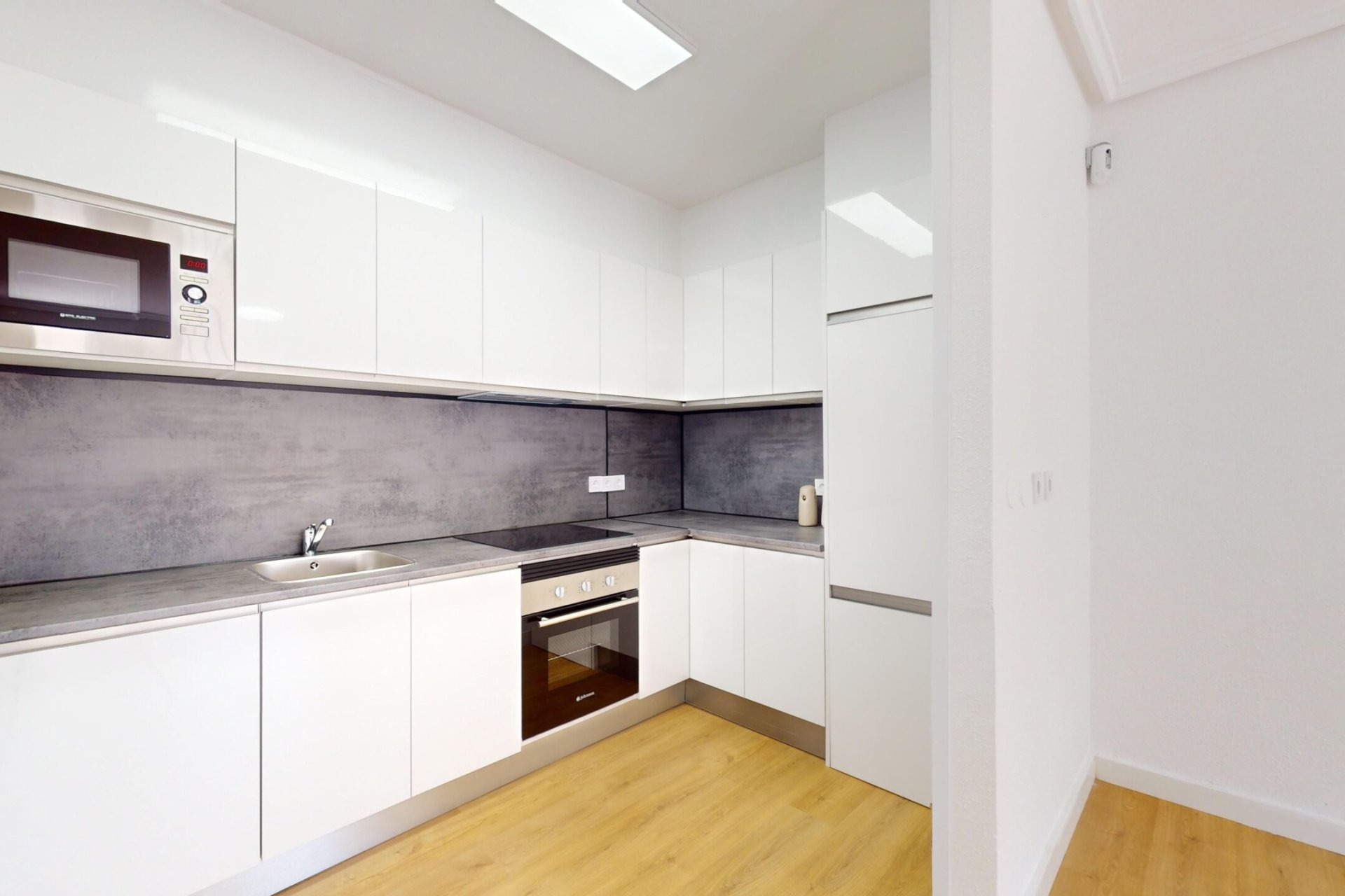 Resale - Townhouse * - San Miguel de Salinas * - Blue lagoon *