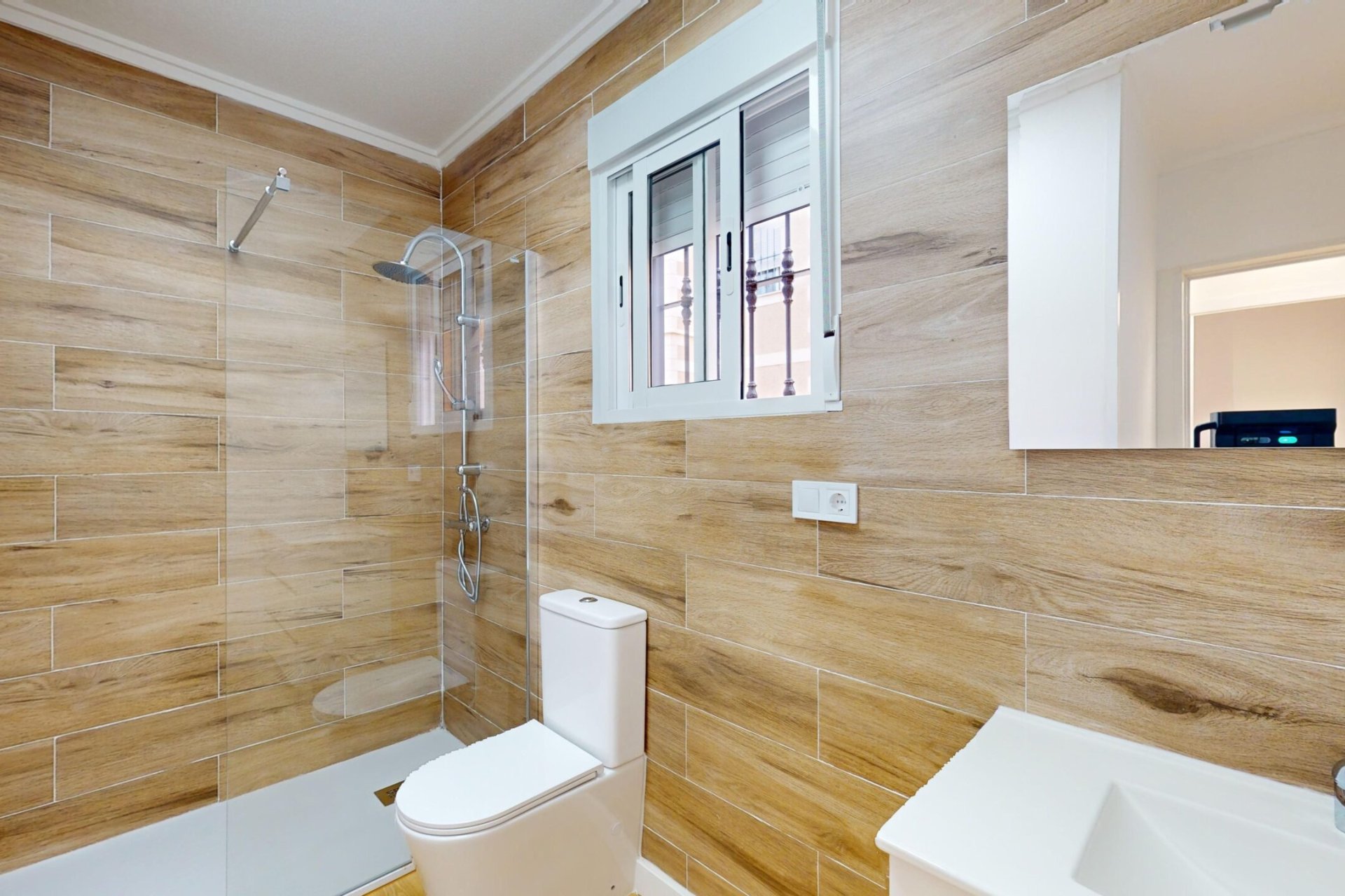 Resale - Townhouse * - San Miguel de Salinas * - Blue lagoon *