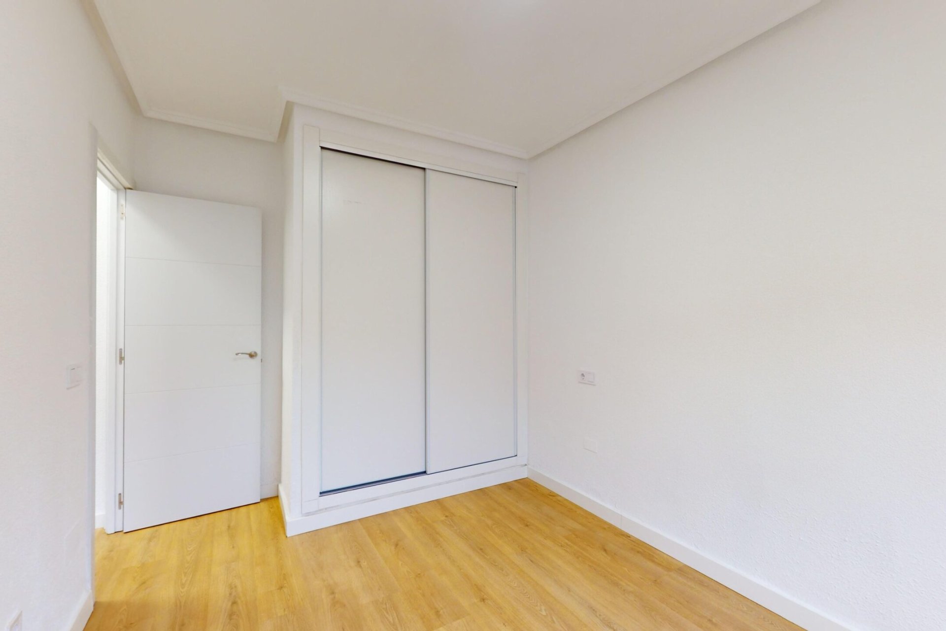 Resale - Townhouse * - San Miguel de Salinas * - Blue lagoon *