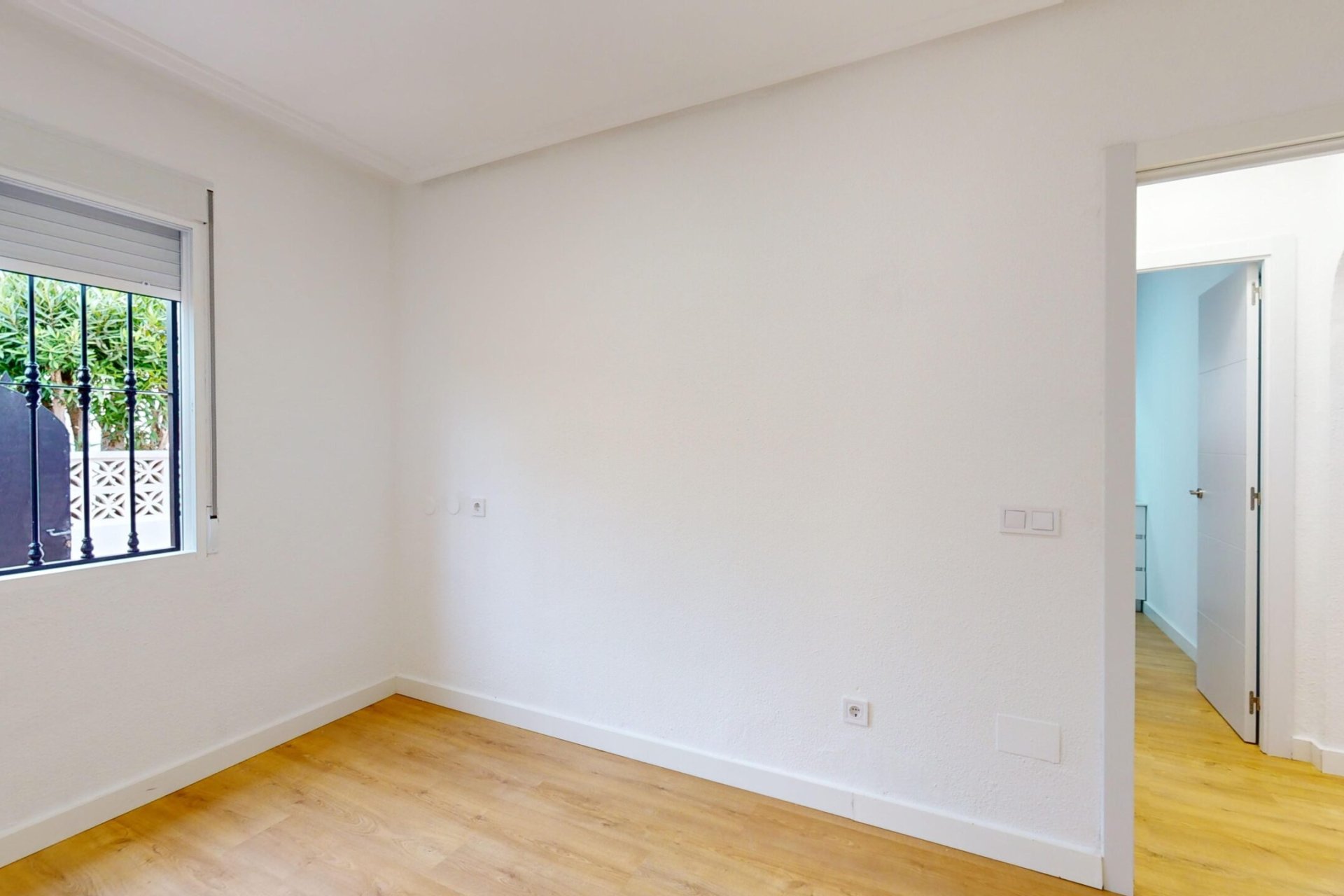 Resale - Townhouse * - San Miguel de Salinas * - Blue lagoon *