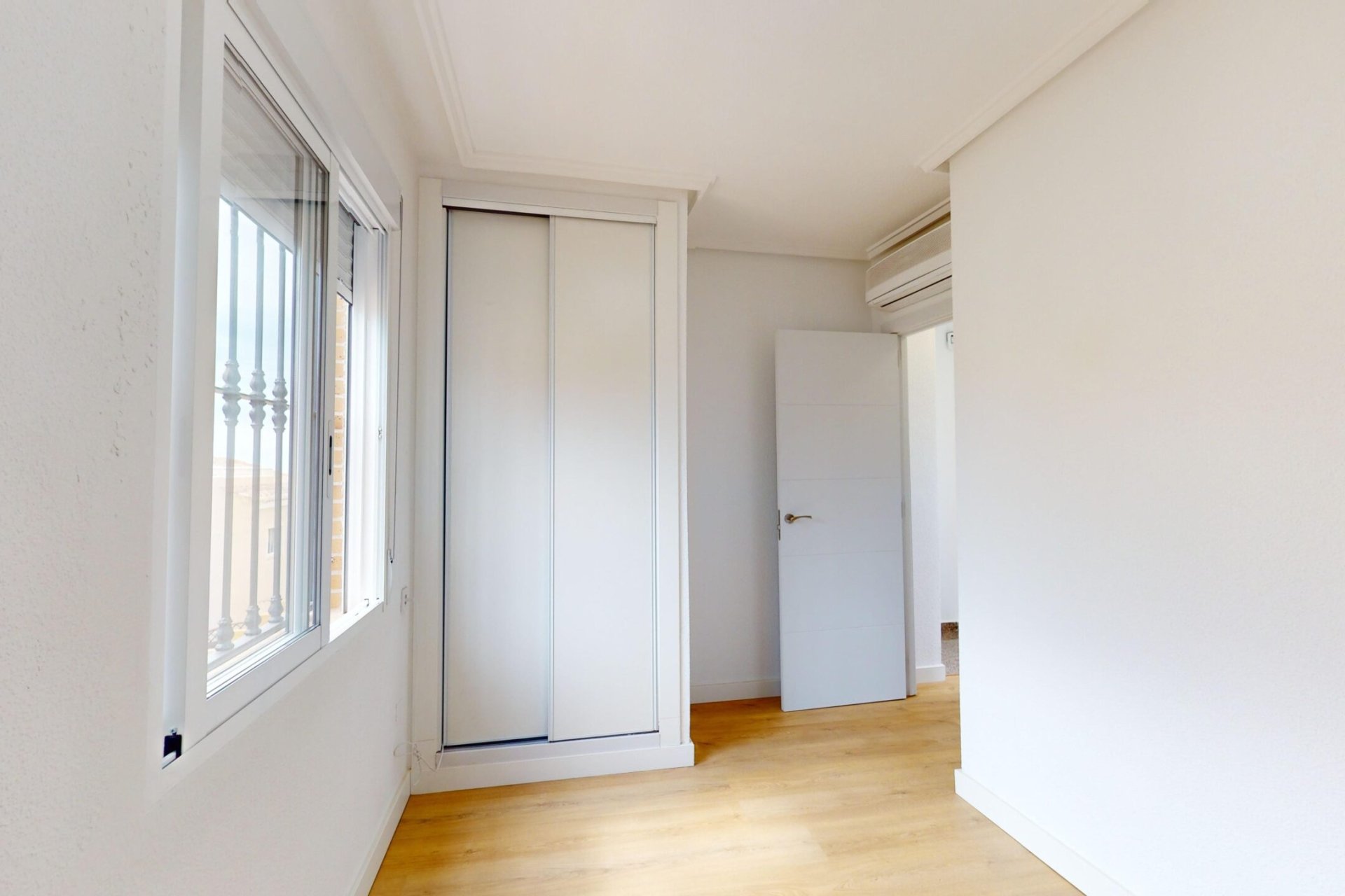 Resale - Townhouse * - San Miguel de Salinas * - Blue lagoon *