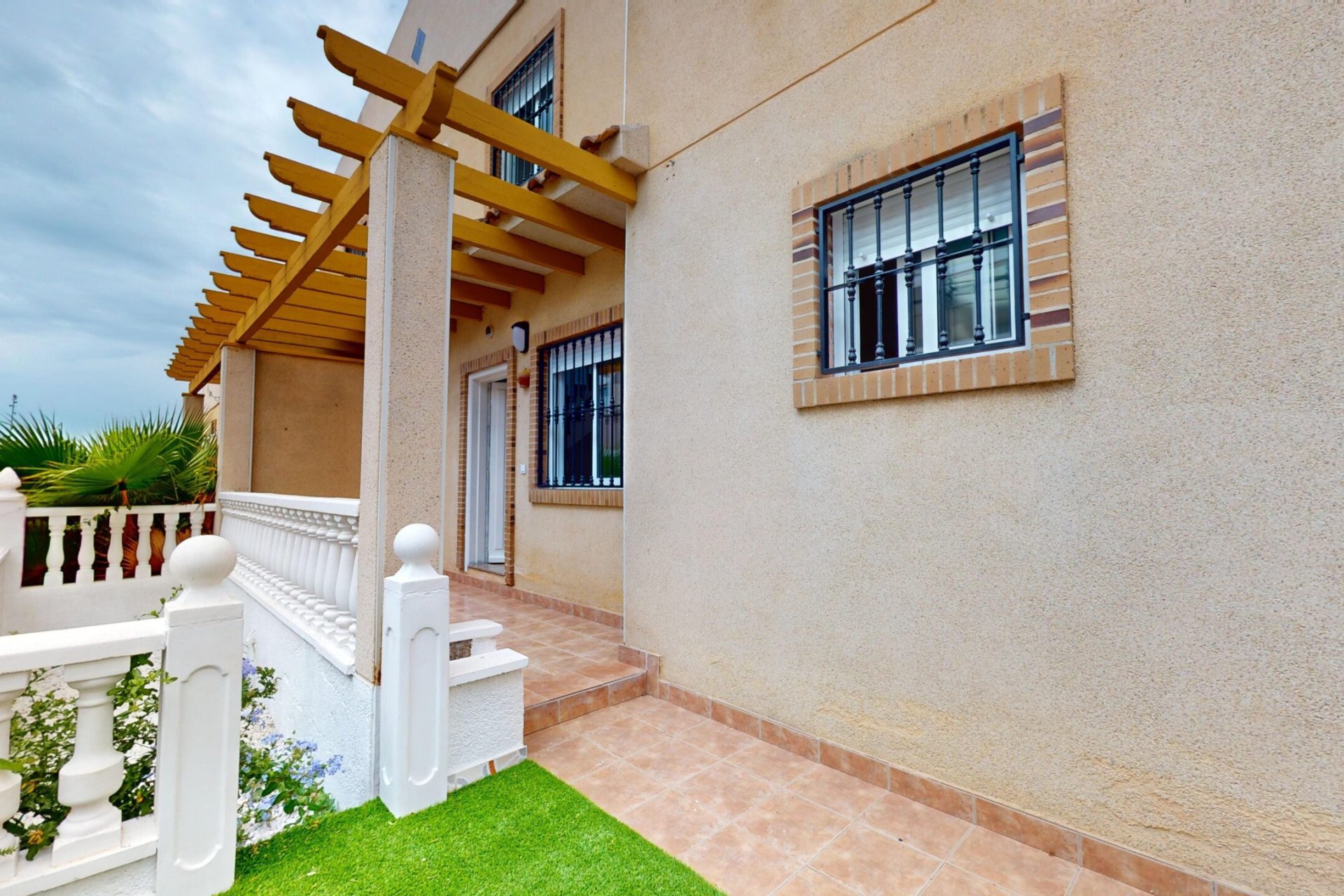 Resale - Townhouse * - San Miguel de Salinas * - Blue lagoon *