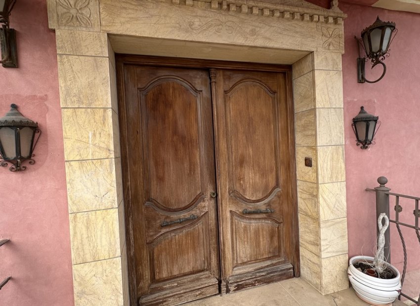 Resale - Townhouse * - San Miguel de Salinas *