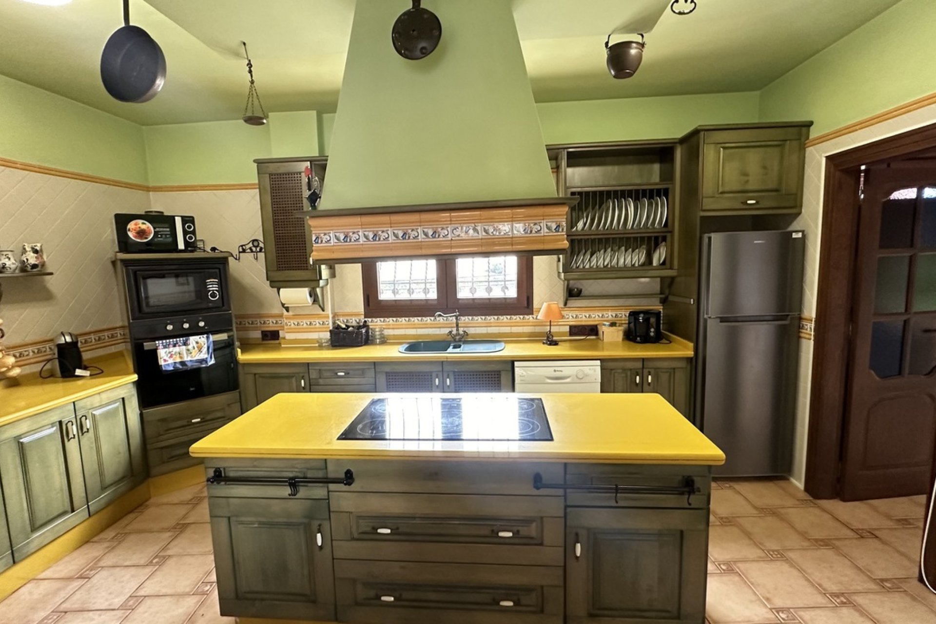 Resale - Townhouse * - San Miguel de Salinas *