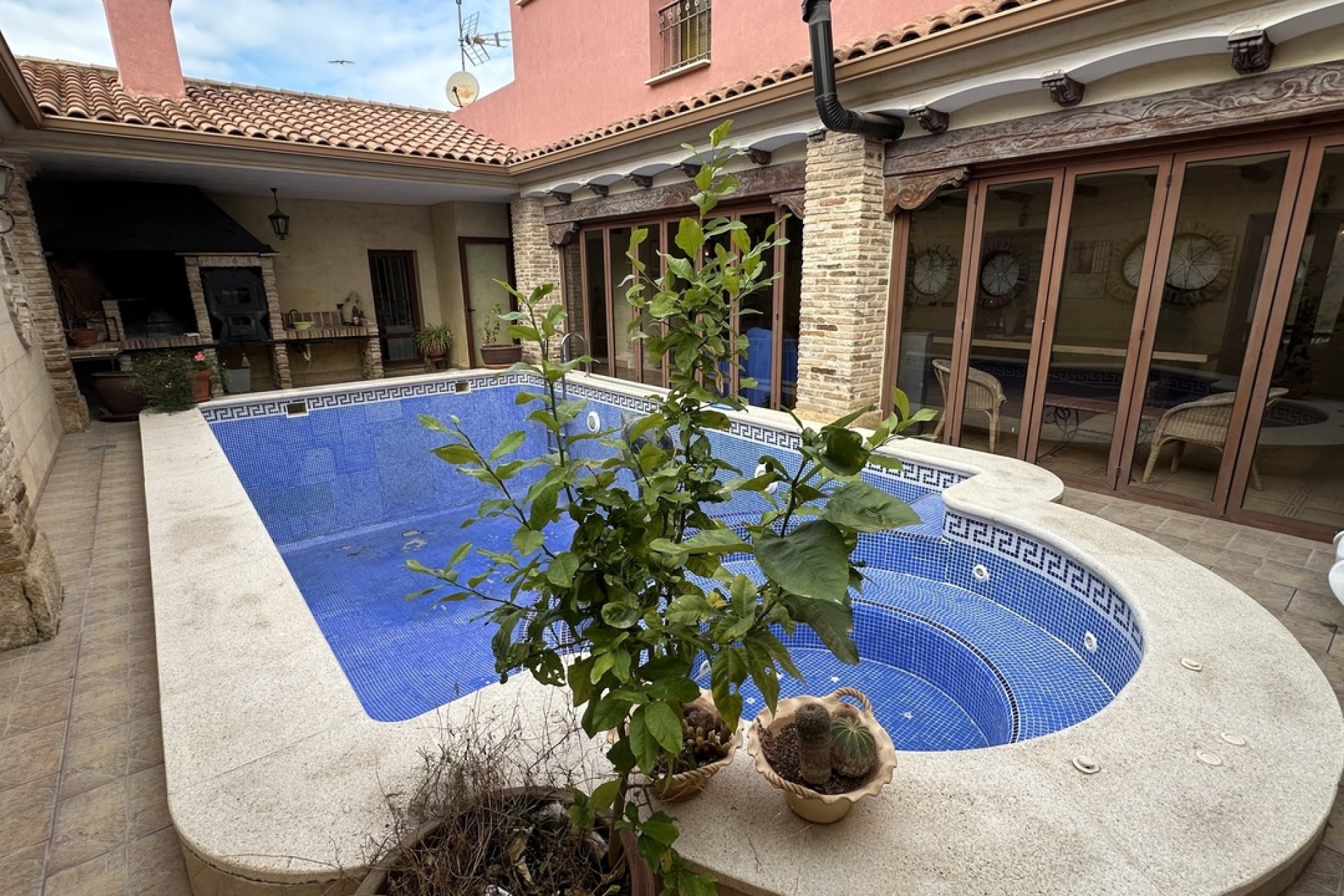 Resale - Townhouse * - San Miguel de Salinas *