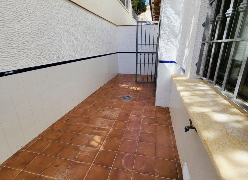 Resale - Townhouse * - San Miguel de Salinas