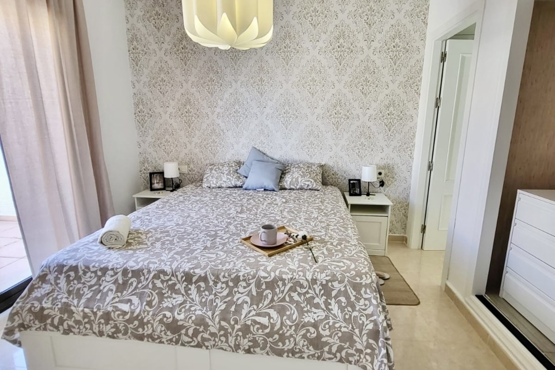 Resale - Townhouse * - San Miguel de Salinas